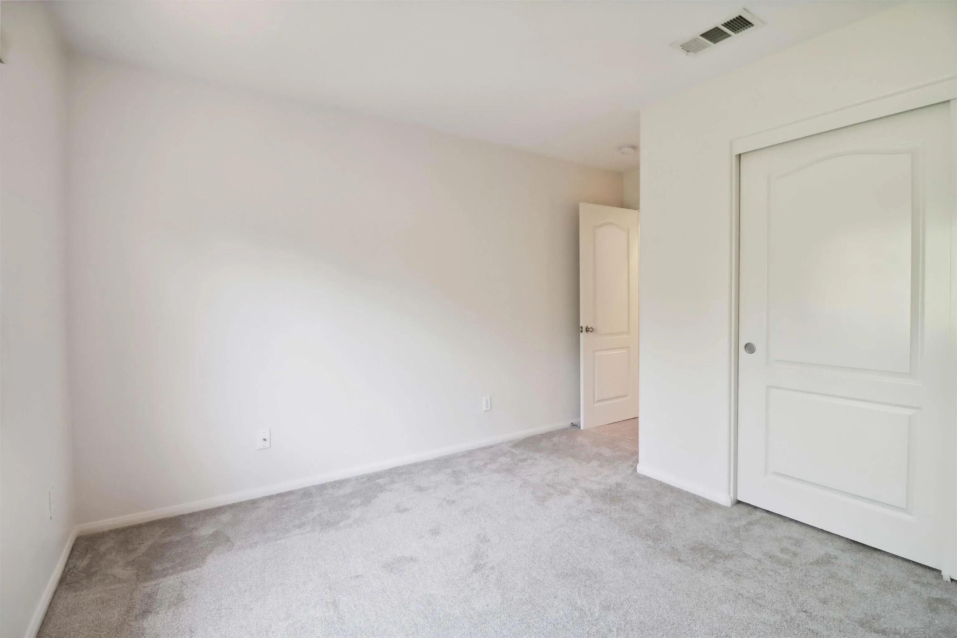 https://cdn.realtyfeed.com/cdn/127/250030452/82a11d066f5d9a8dc1c95a8db60973bd.webp