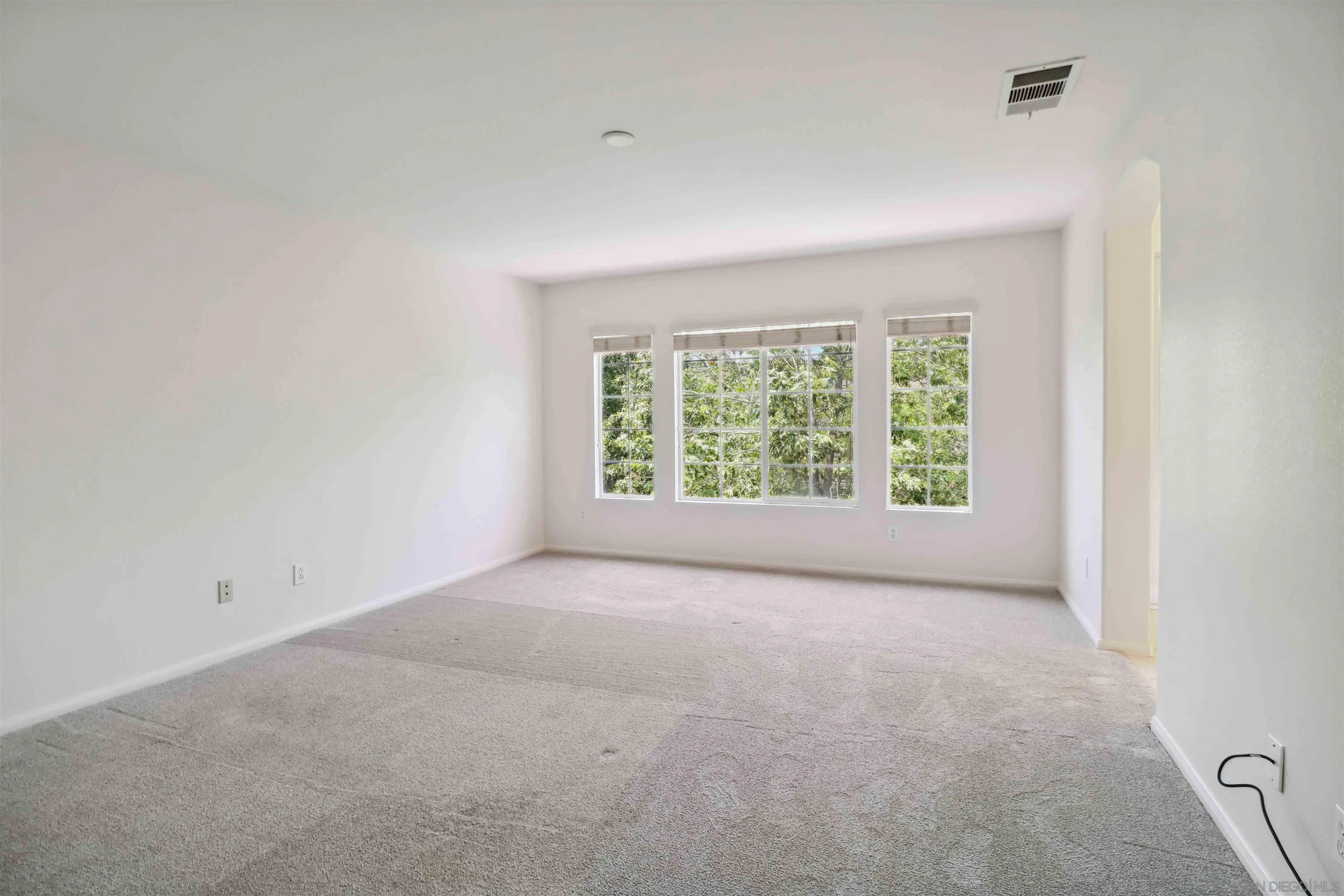 https://cdn.realtyfeed.com/cdn/127/250030452/8fb005ffd1eaefda72ed9b2d0ae21541.webp