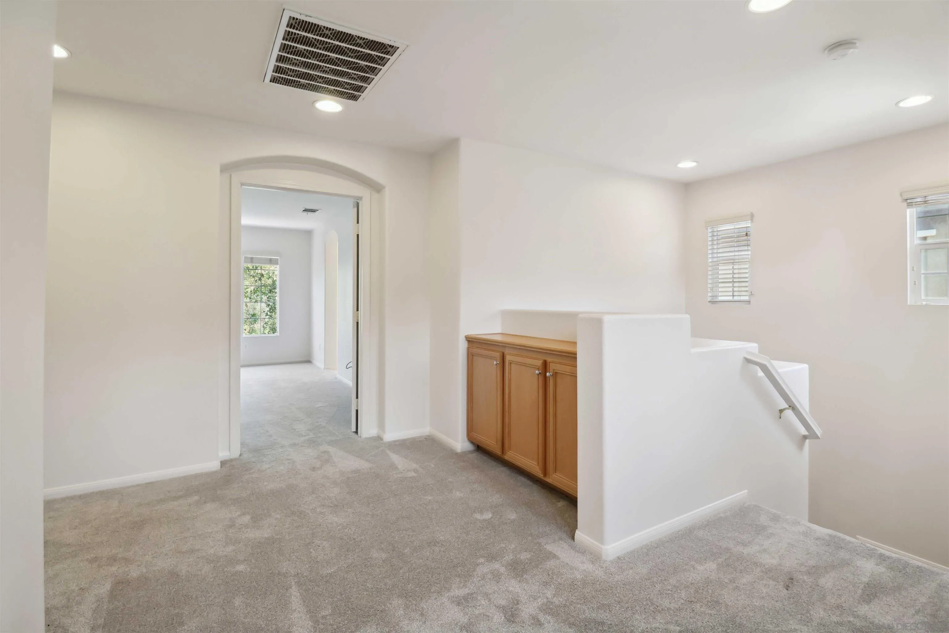 https://cdn.realtyfeed.com/cdn/127/250030452/ac199aa12107554b39f69281c940c7d3.webp