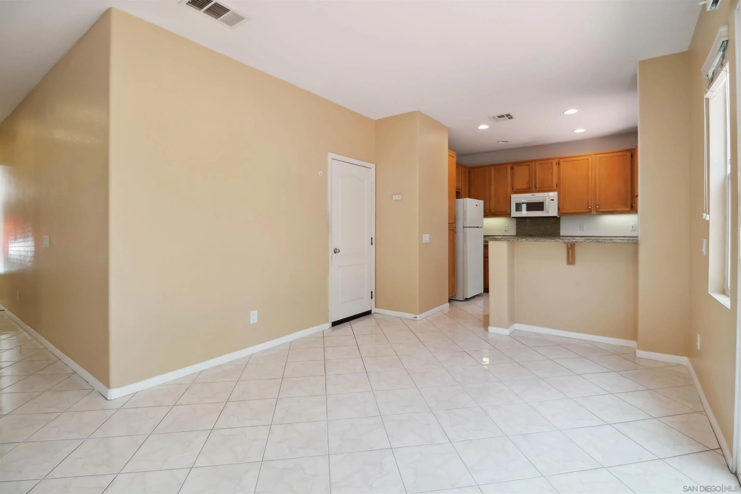 https://cdn.realtyfeed.com/cdn/127/250030452/ad5ed40ff70e31bd1721bf862271dd10.webp