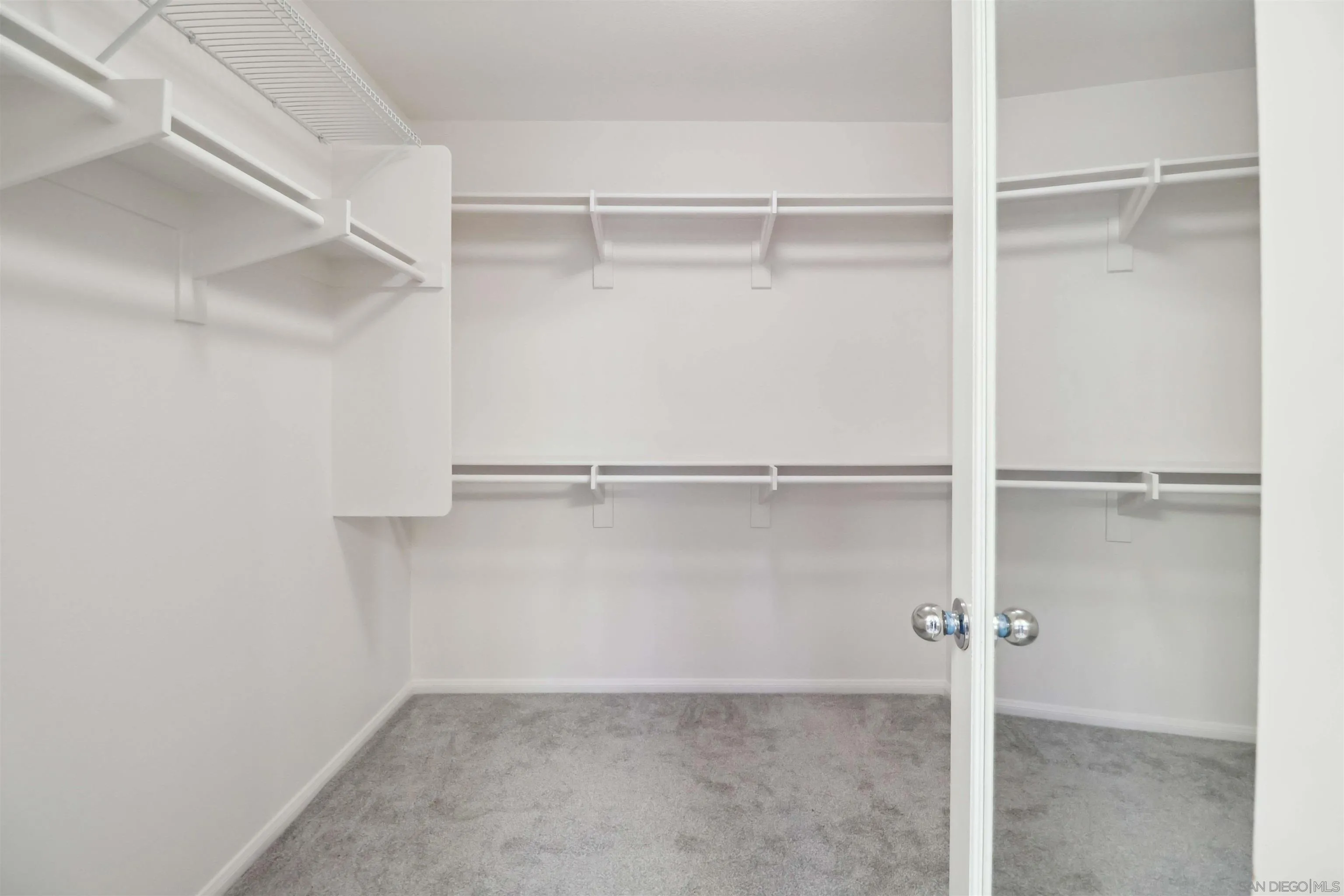 https://cdn.realtyfeed.com/cdn/127/250030452/c93d45db38cdcca79d7bdfdded04ceb7.webp