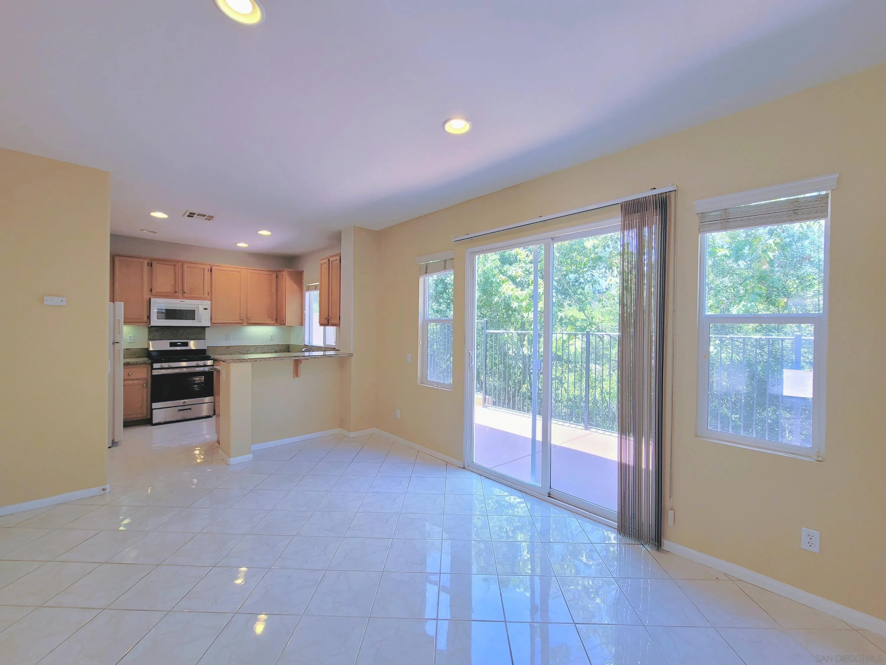 https://cdn.realtyfeed.com/cdn/127/250030452/e16f0817bba9152460695d7d8a0b1468.webp