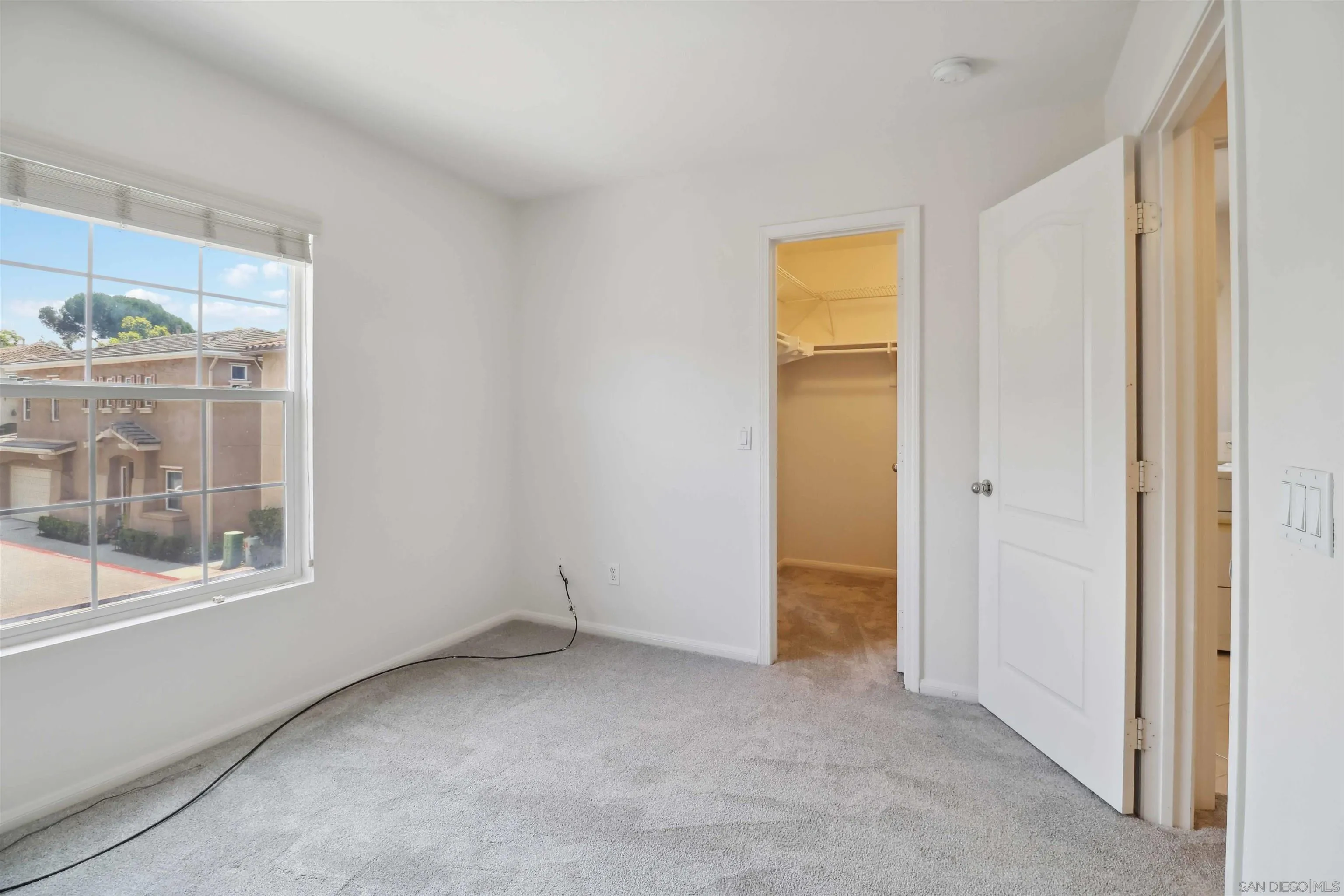 https://cdn.realtyfeed.com/cdn/127/250030452/f93dca13a46348b877236baef001a742.webp