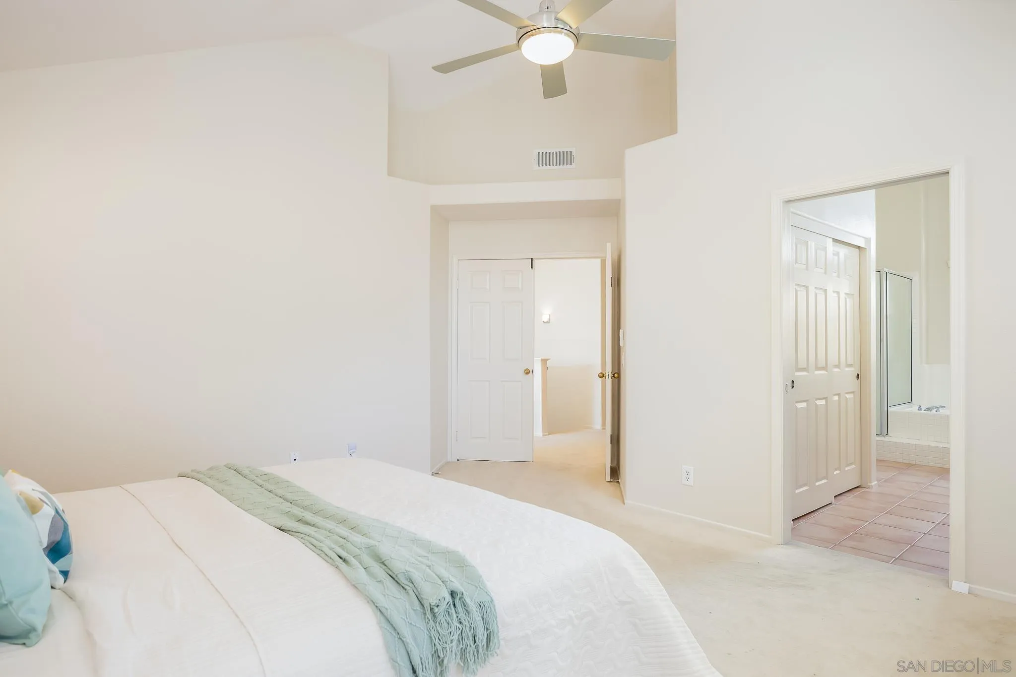 https://cdn.realtyfeed.com/cdn/127/250030458/19dbb62b0761b91d93445227b876671a.webp