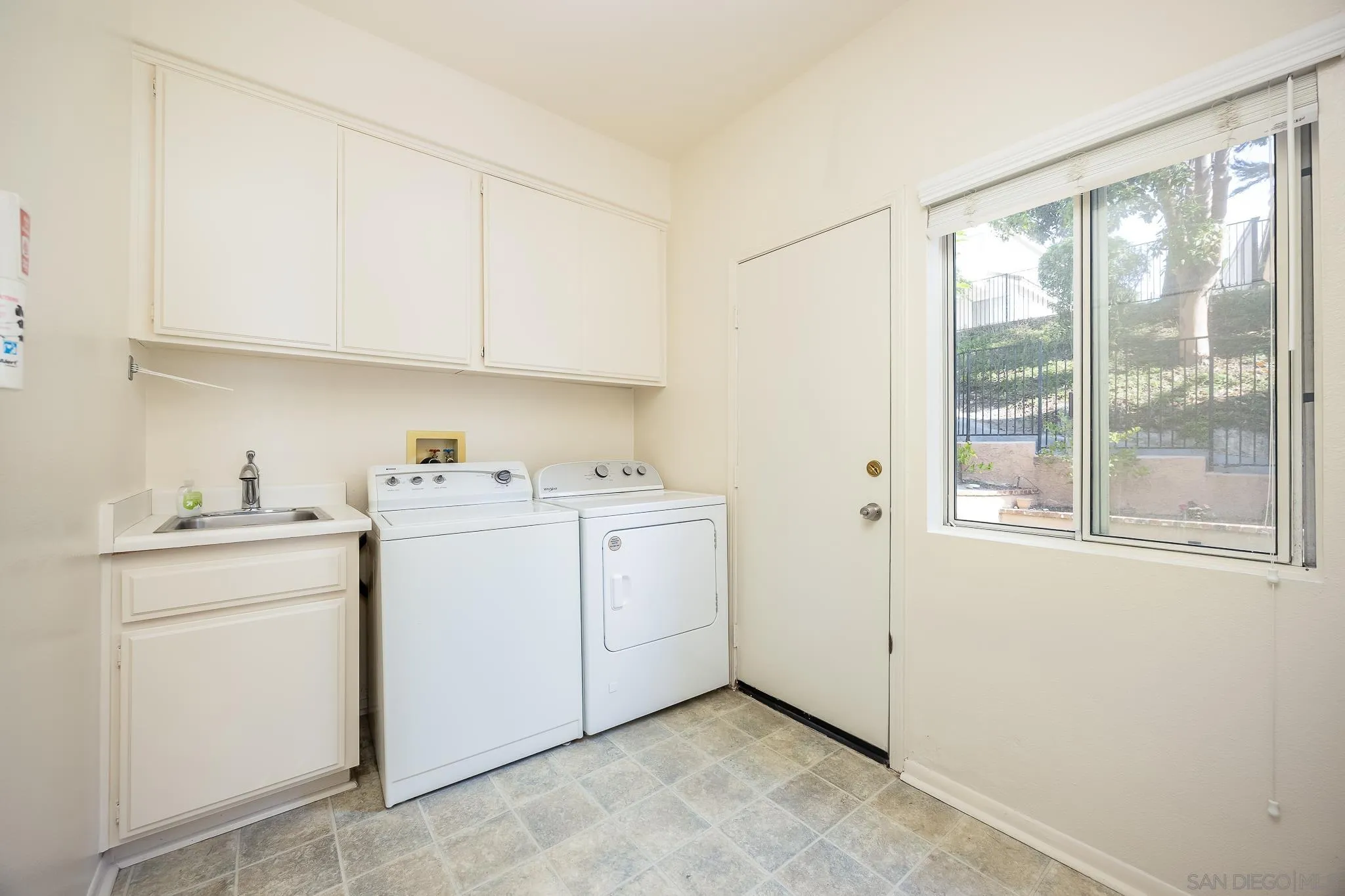 https://cdn.realtyfeed.com/cdn/127/250030458/70c2db107effa6b67b62bf1c6fcd141e.webp
