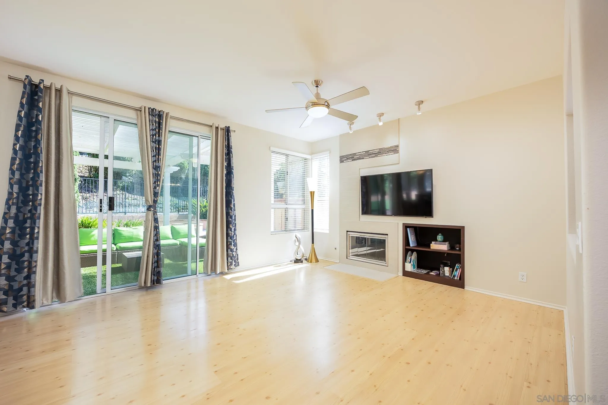 https://cdn.realtyfeed.com/cdn/127/250030458/eb6c105a6cd339e6573d9d8583bc757d.webp