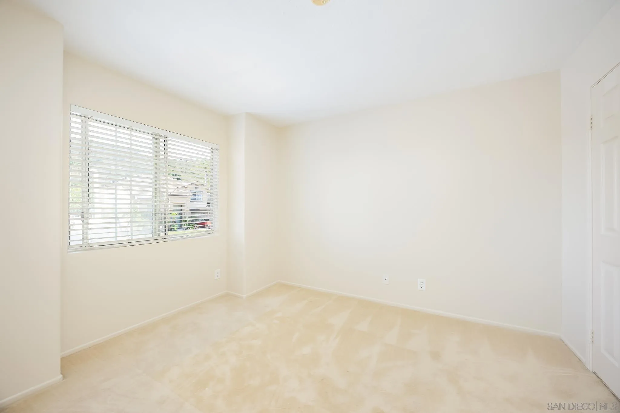 https://cdn.realtyfeed.com/cdn/127/250030458/f2160cde402a7ea7e453fd3491f0875a.webp