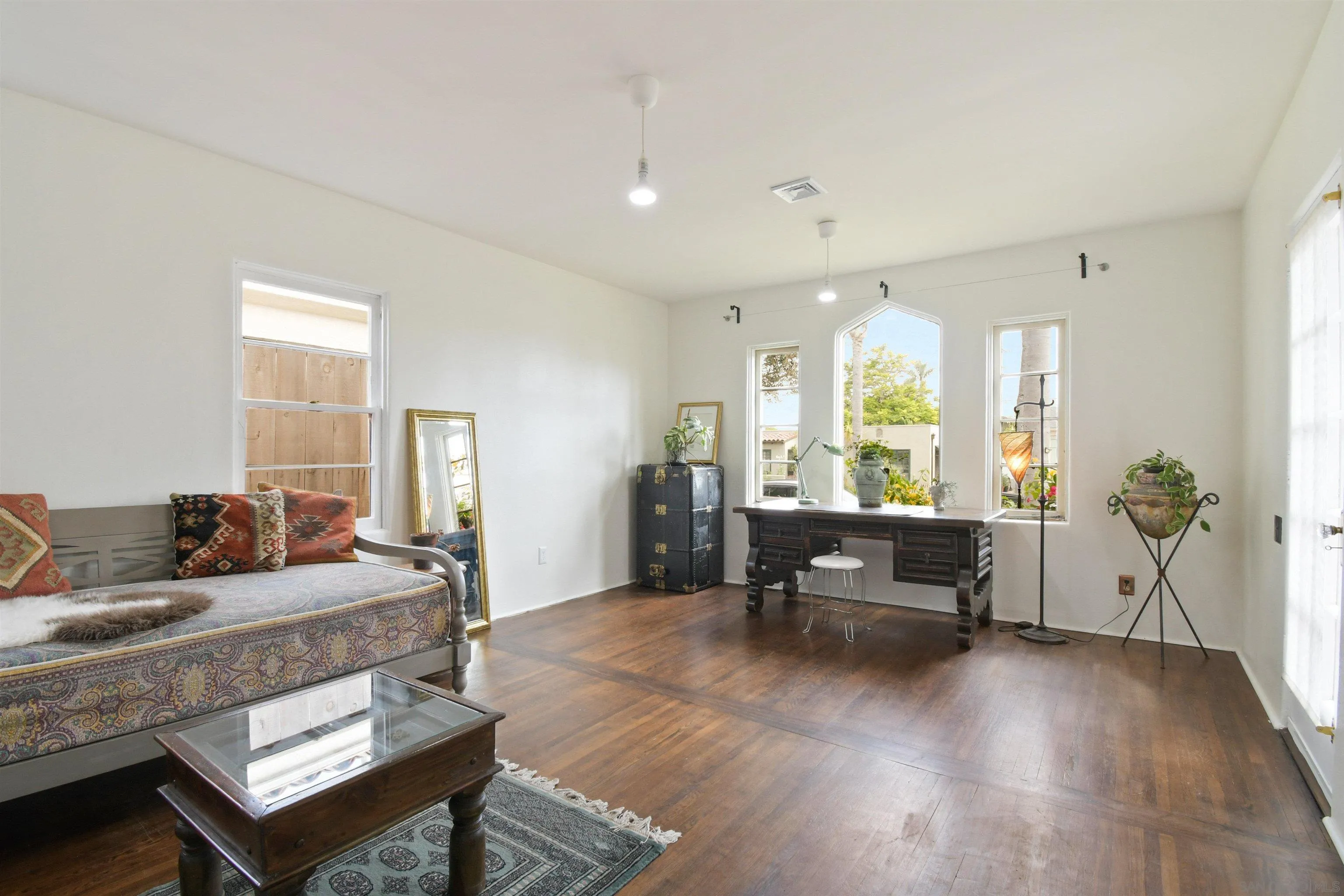 https://cdn.realtyfeed.com/cdn/127/250030461/83bb0b10e351ee0c7291e537a5d1cc53.webp