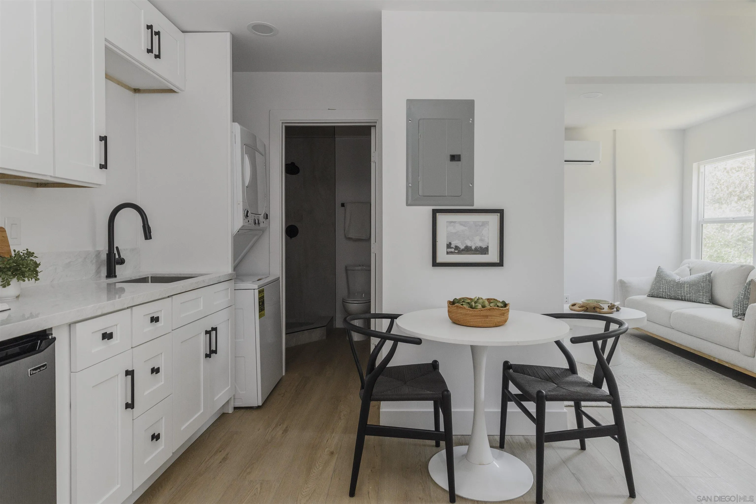https://cdn.realtyfeed.com/cdn/127/250030462/2f15c13b858e8d8d7bbf1efbca8a8d1f.webp