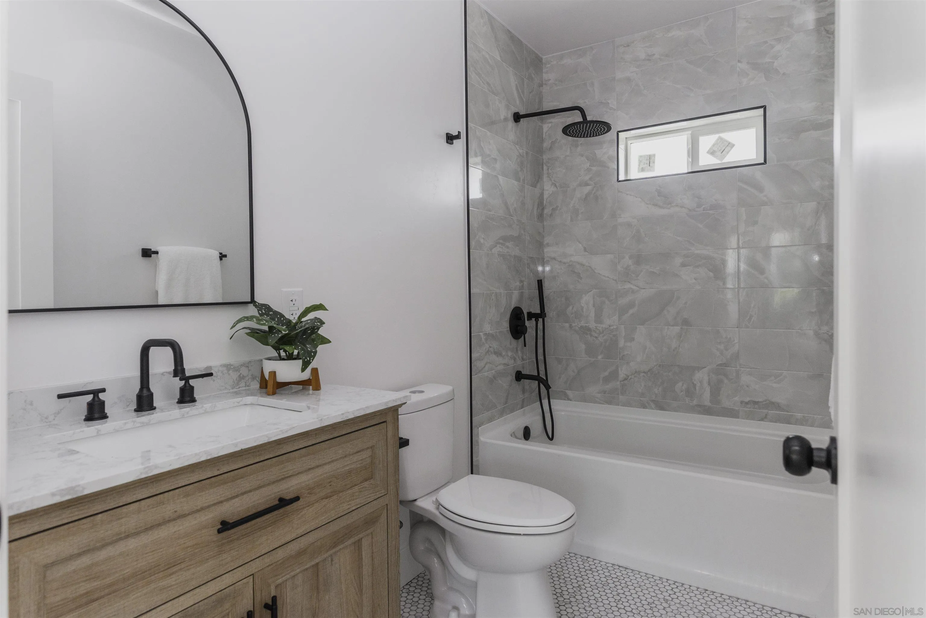 https://cdn.realtyfeed.com/cdn/127/250030462/c6c802d73e88d2499ada81f29e4af581.webp