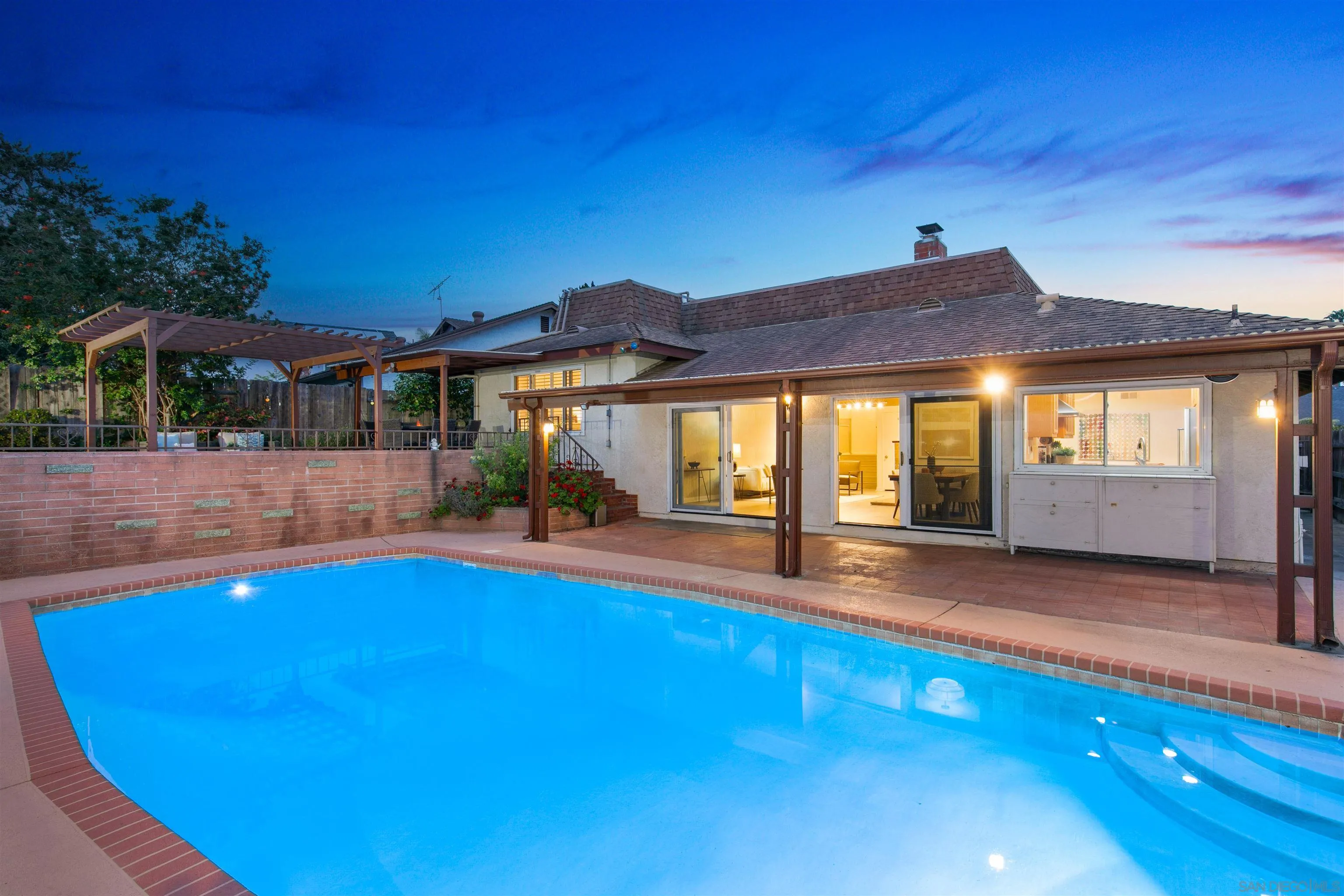 https://cdn.realtyfeed.com/cdn/127/250030464/30c0b2a12eb08101713bb7b9667e8710.webp
