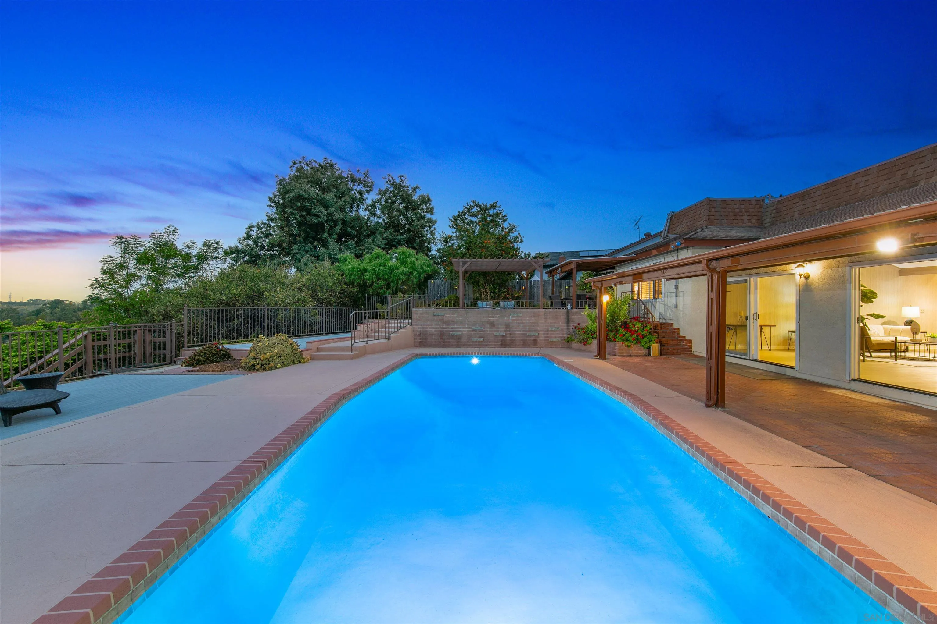 https://cdn.realtyfeed.com/cdn/127/250030464/5eb1c7f3121128b99c32be808dc2895a.webp