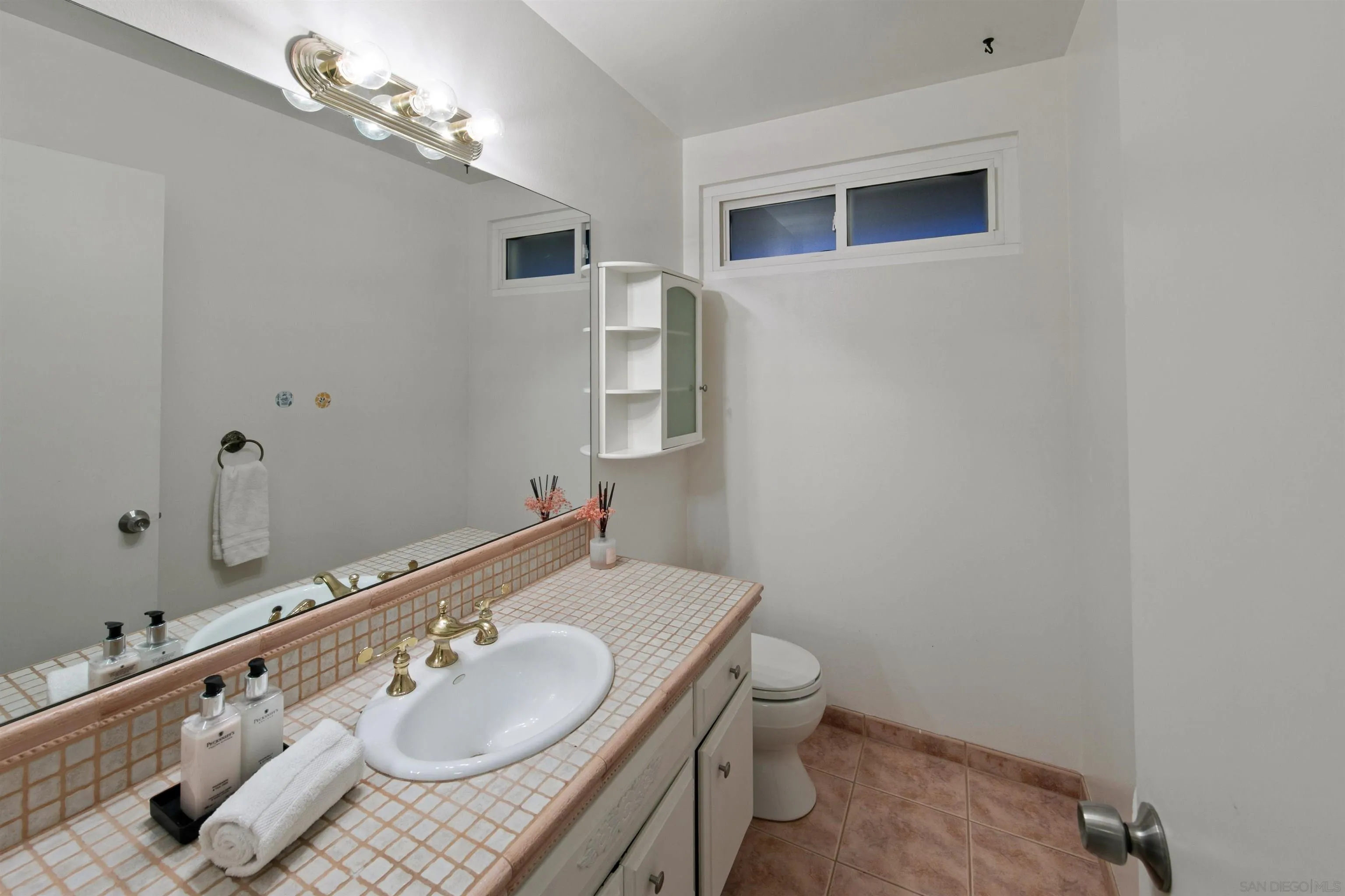 https://cdn.realtyfeed.com/cdn/127/250030464/d016404378c1ad6306183102766517ff.webp