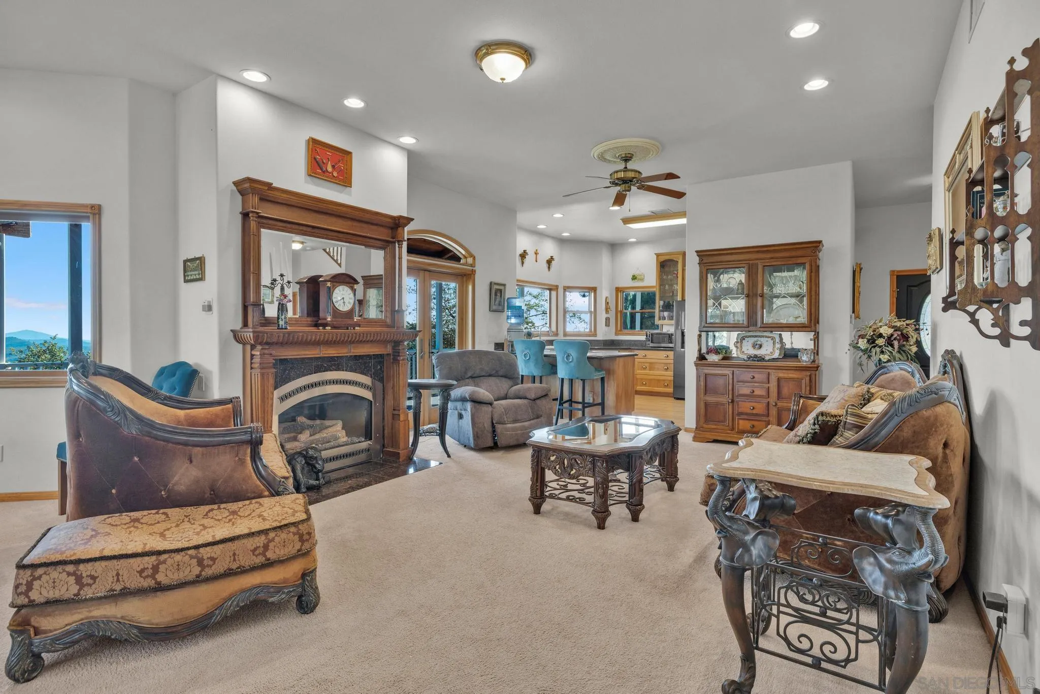 https://cdn.realtyfeed.com/cdn/127/250030469/39de00a82198bfcac1c3df32ab71d70f.webp