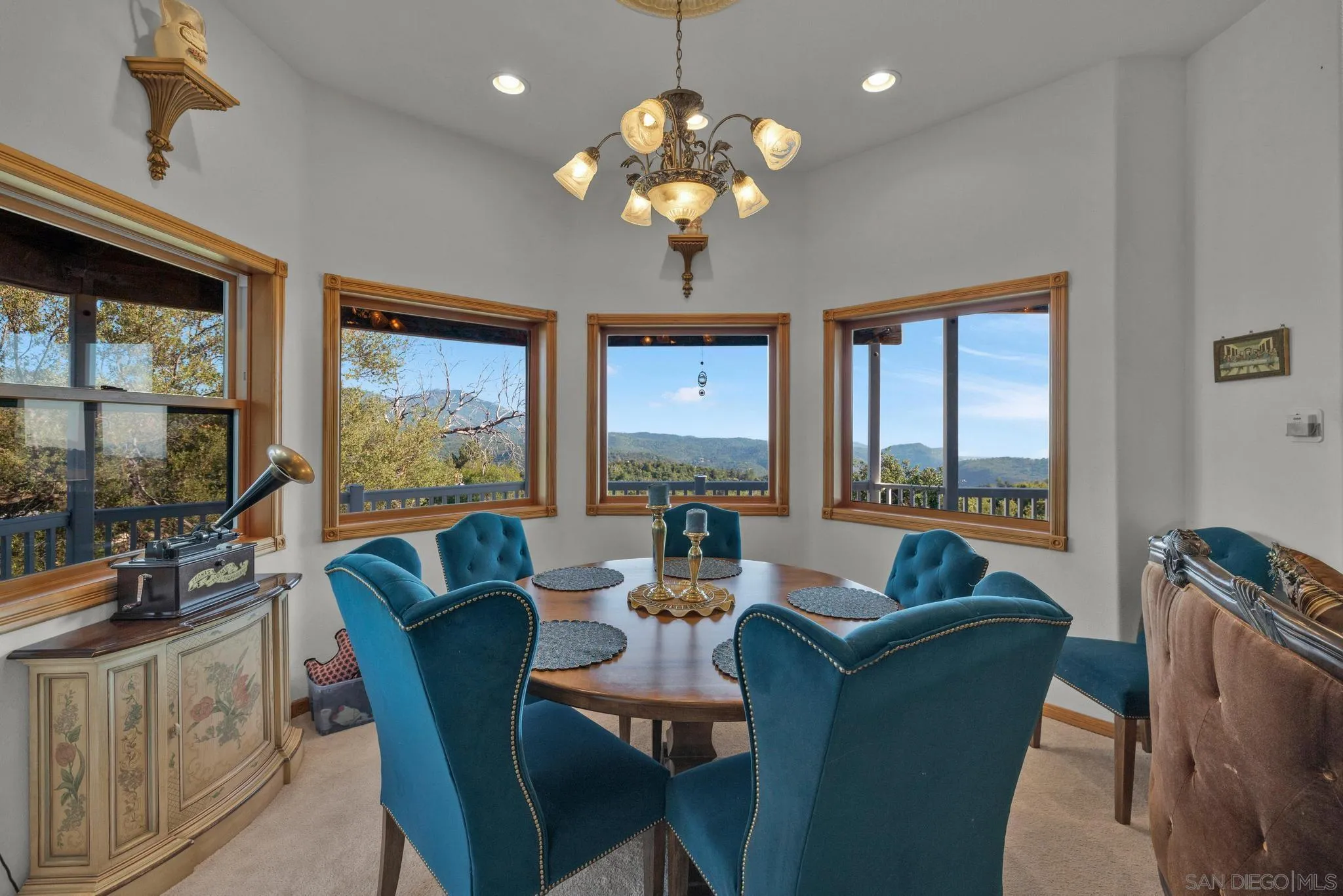 https://cdn.realtyfeed.com/cdn/127/250030469/98ef2bdd72c051e0438c5a816985fba2.webp