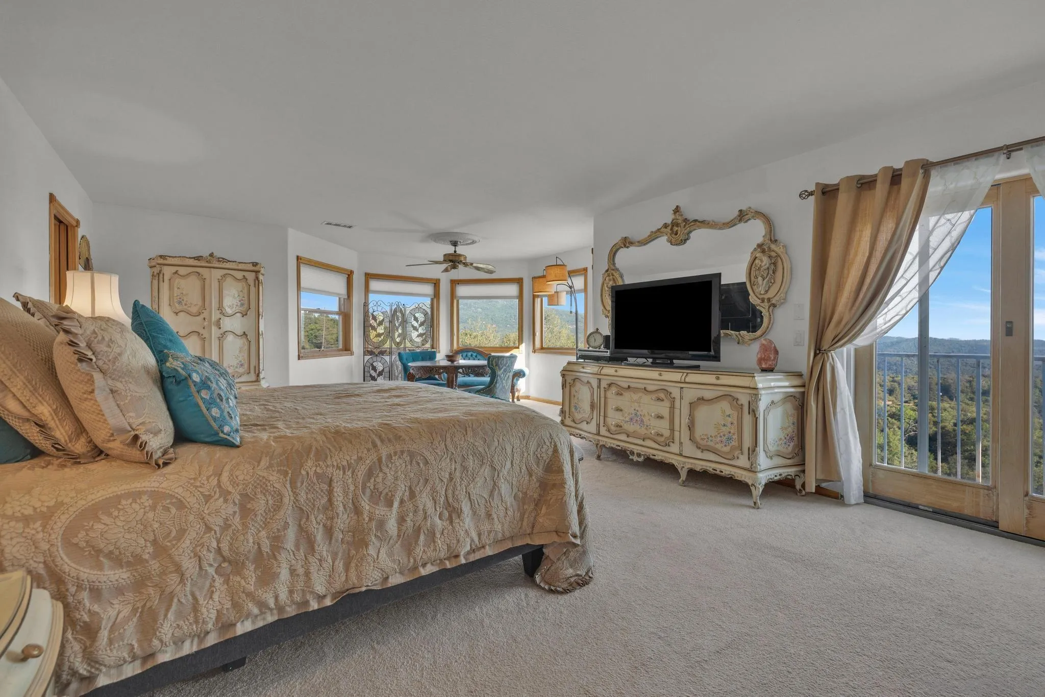 https://cdn.realtyfeed.com/cdn/127/250030469/a80df5838be89bd9f606f133e62b78d3.webp