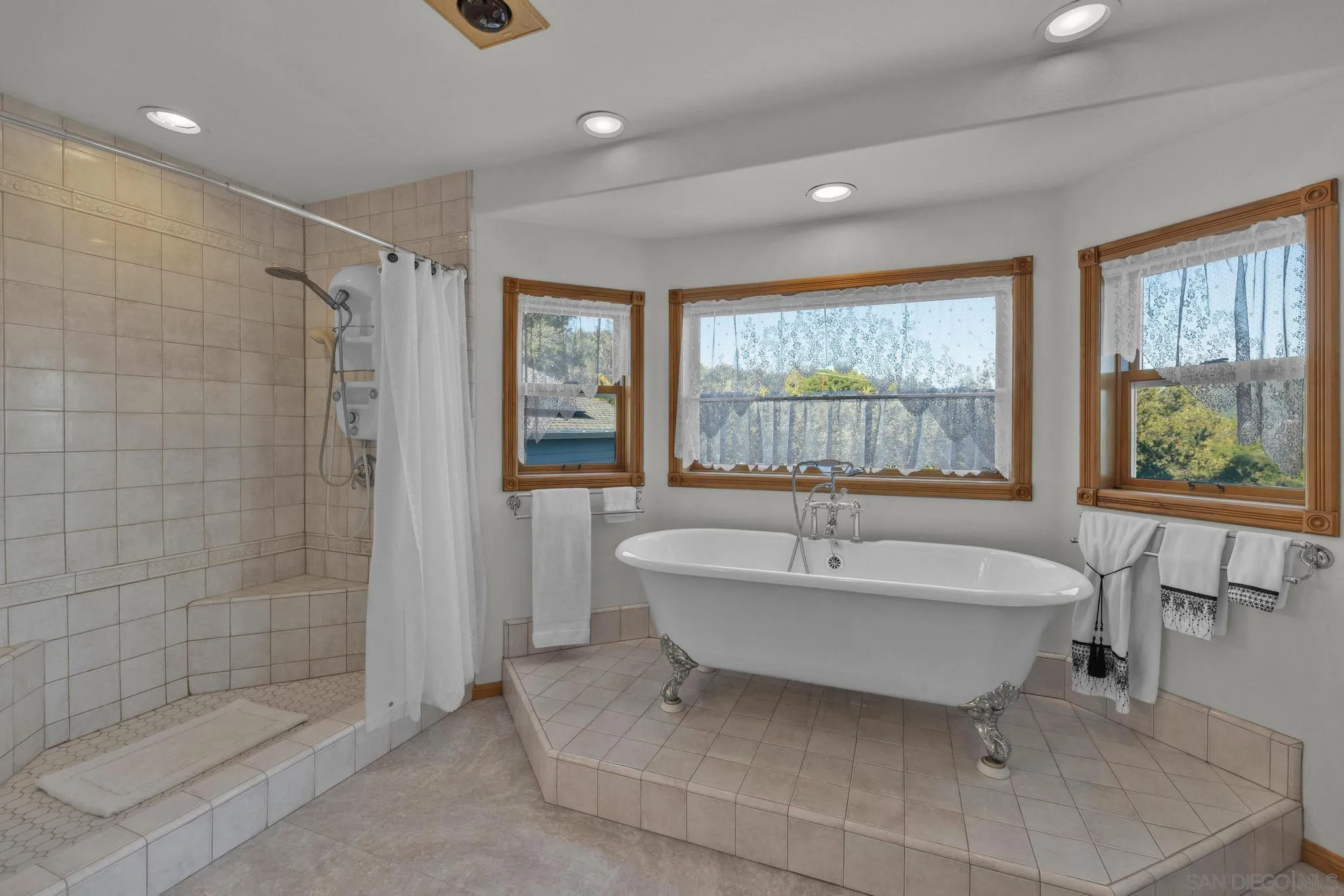 https://cdn.realtyfeed.com/cdn/127/250030469/c518c7c9809ac259b4a3faade8ea31da.webp