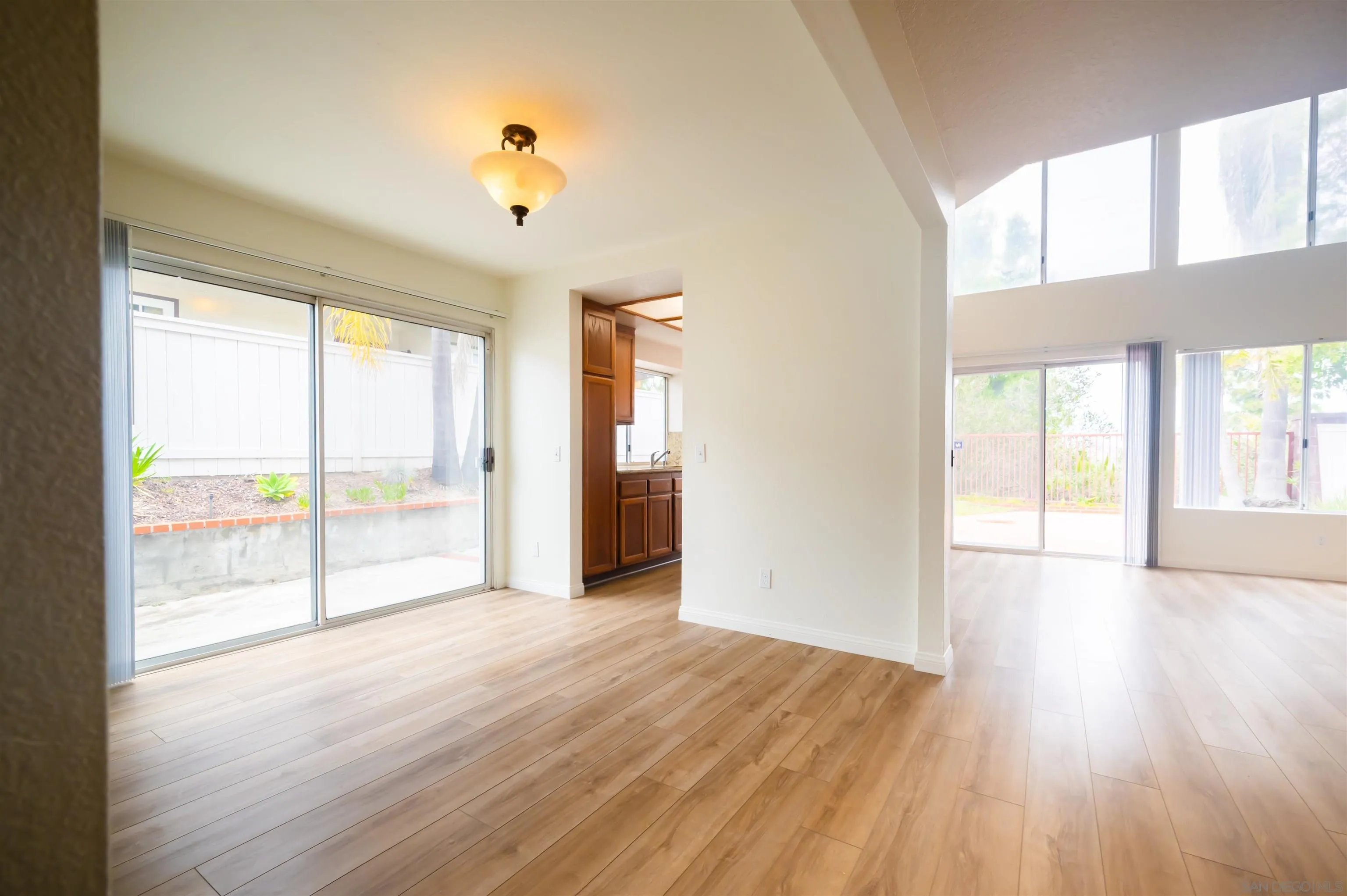 Photo #6: 250030504 Listing 