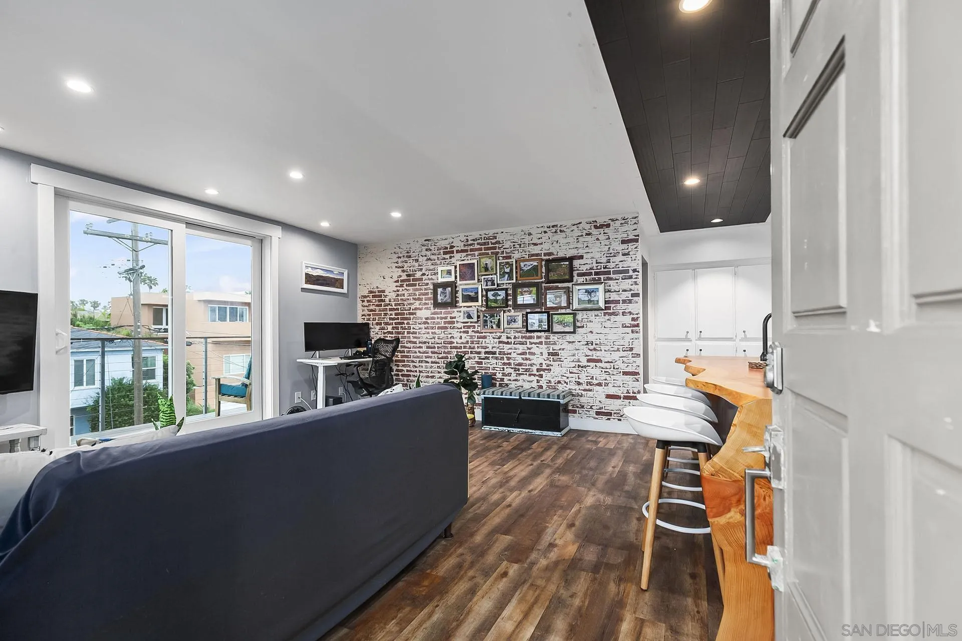 Photo #6: 250030505 Listing 