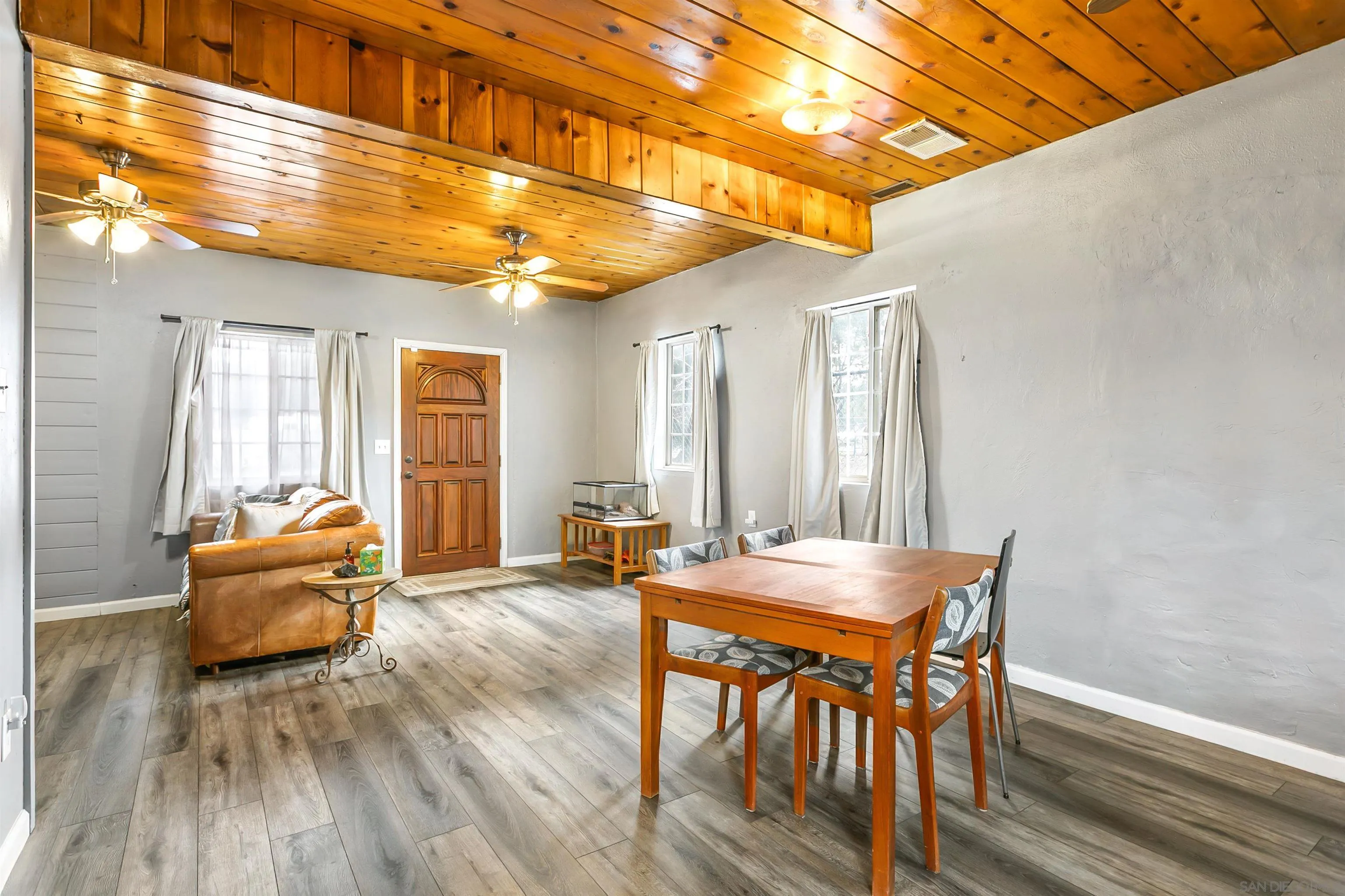 https://cdn.realtyfeed.com/cdn/127/250030511/fe31baa6f90600a4ce20077c61a72e22.webp