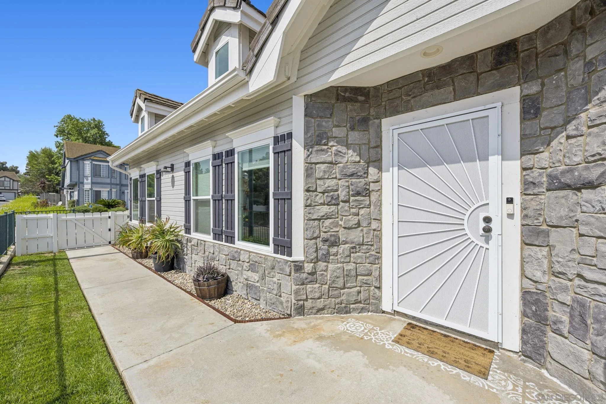 https://cdn.realtyfeed.com/cdn/127/250030522/0033bc3e6e22043064a49df143a0f6c2.webp