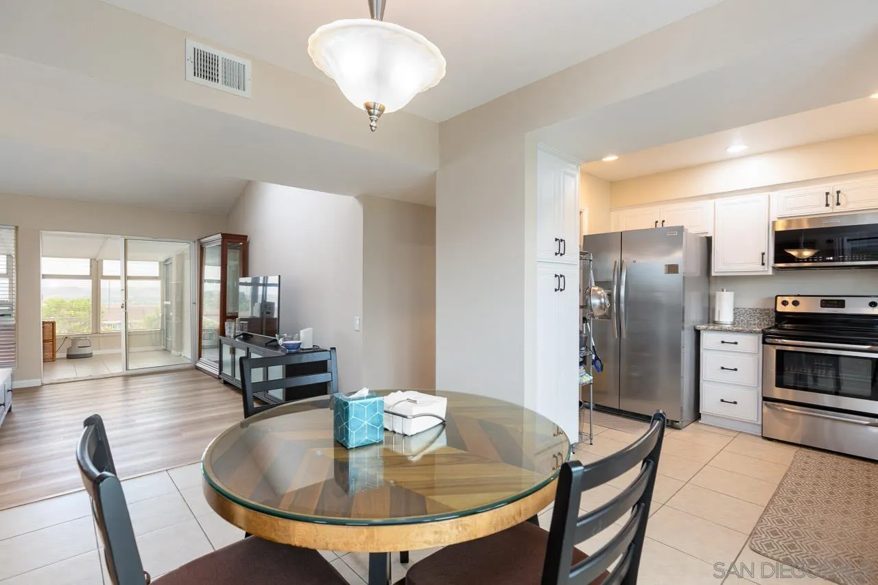 Photo #3: 250030524 Listing 