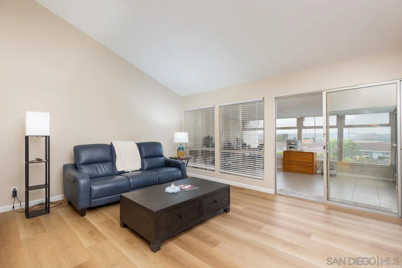 Photo #2: 250030524 Listing 
