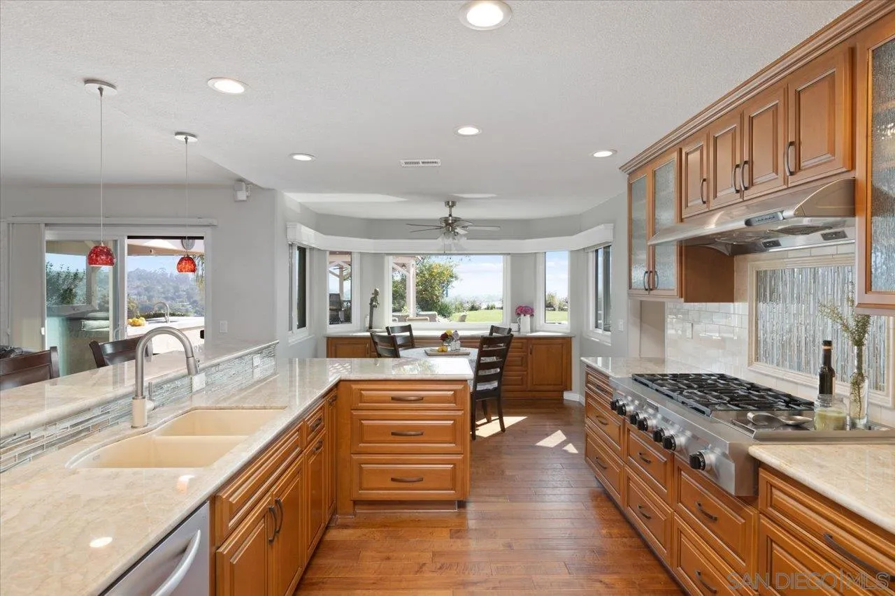 https://cdn.realtyfeed.com/cdn/127/250030575/c530a2e38638963bf3f0d54ac990a077.webp
