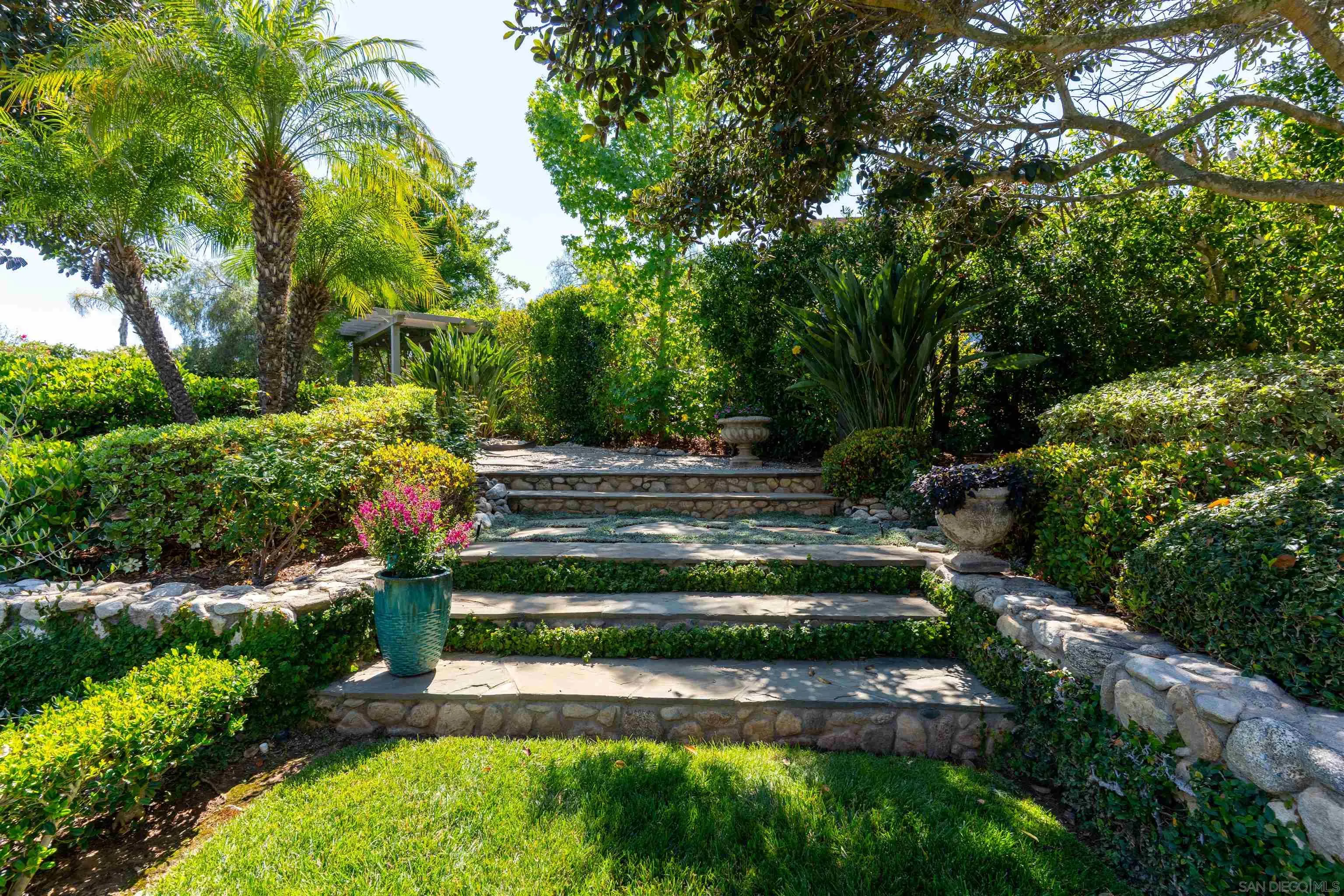 https://cdn.realtyfeed.com/cdn/127/250030582/94e4b191b969d24c7d3c270574a0ce7e.webp