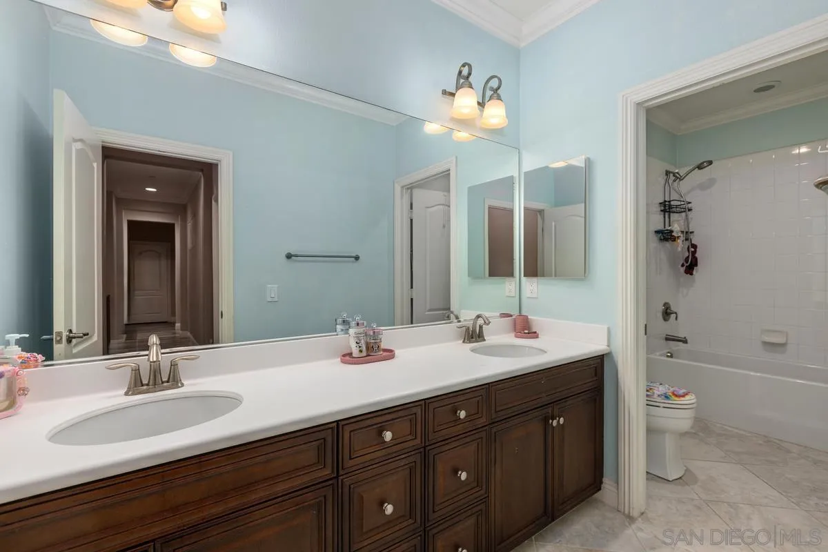 https://cdn.realtyfeed.com/cdn/127/250030585/22e14002bfa83f933c809d42c2f4ab1c.webp