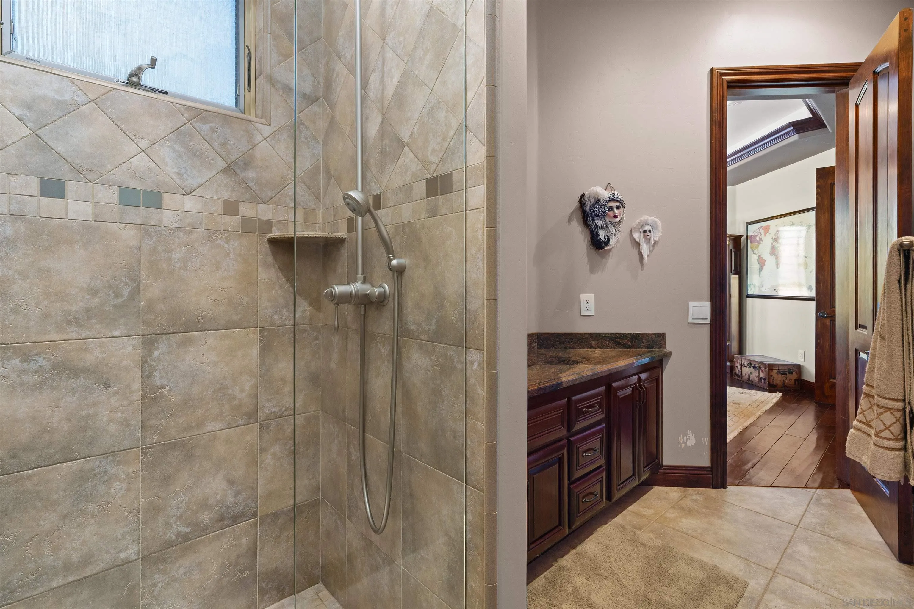 https://cdn.realtyfeed.com/cdn/127/250030592/0865d5ff7b9239d7db0163581ac5f0ed.webp