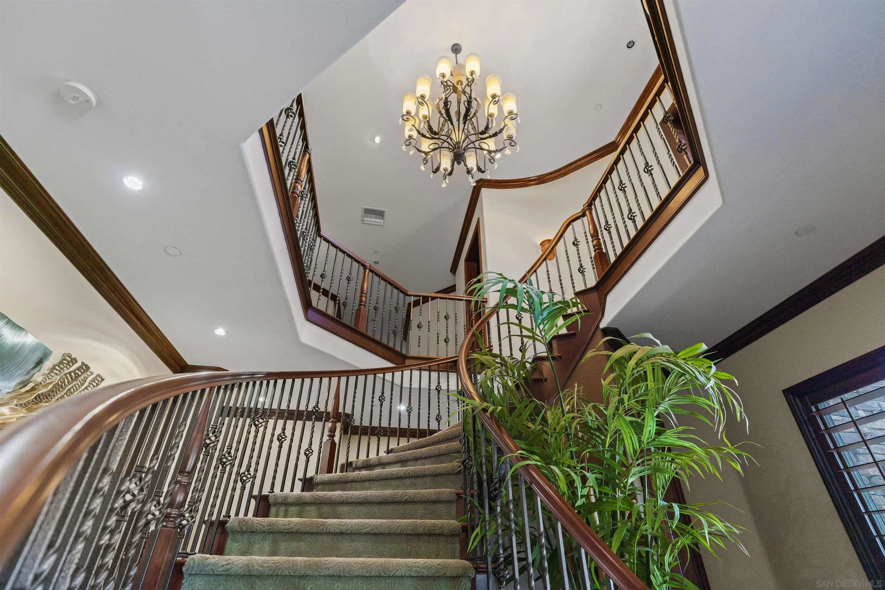 https://cdn.realtyfeed.com/cdn/127/250030592/0b48f4302d988c7ceb61fe7a43fc36db.webp