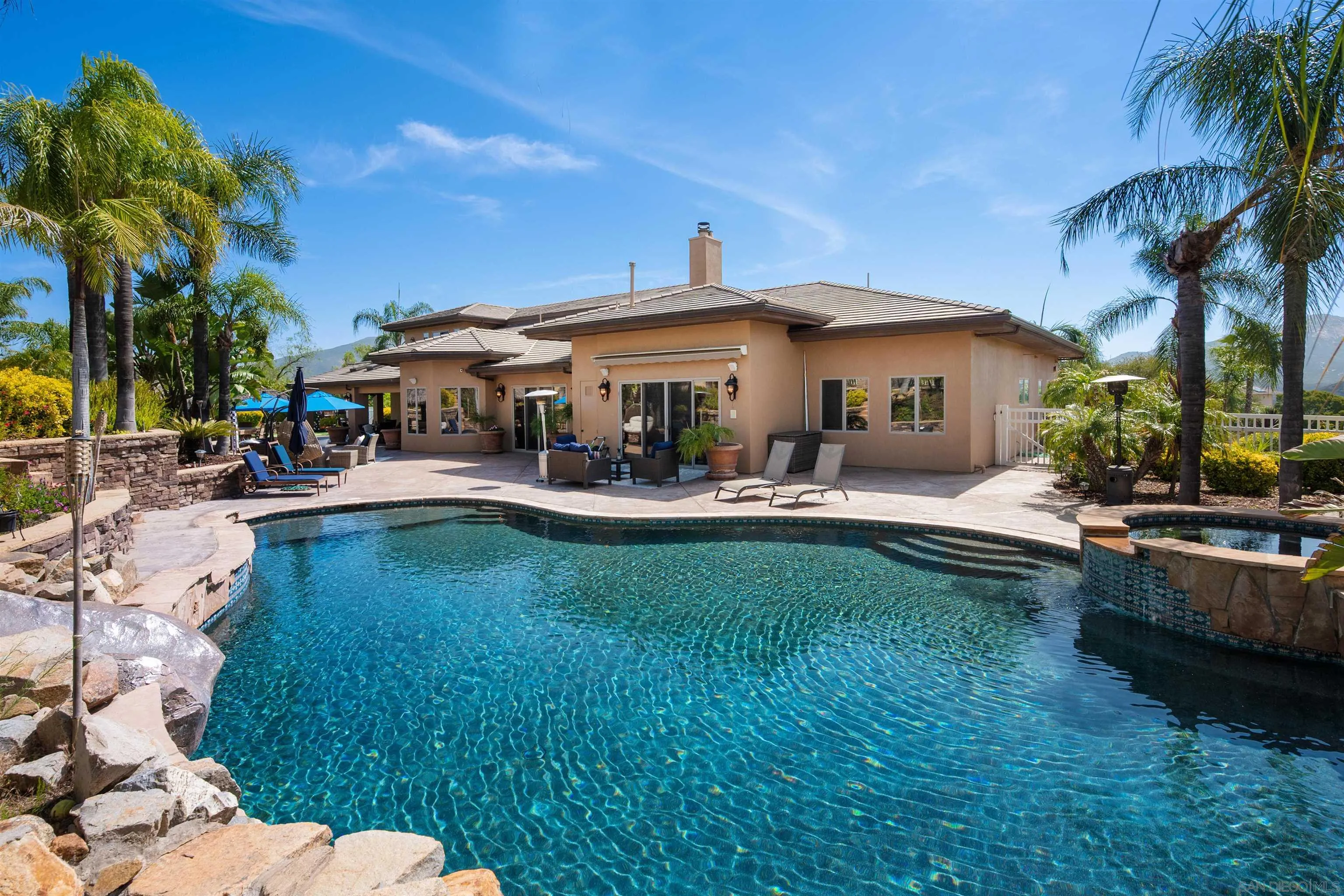 https://cdn.realtyfeed.com/cdn/127/250030592/16dbda56bfc79eb30b04e82100774eb9.webp