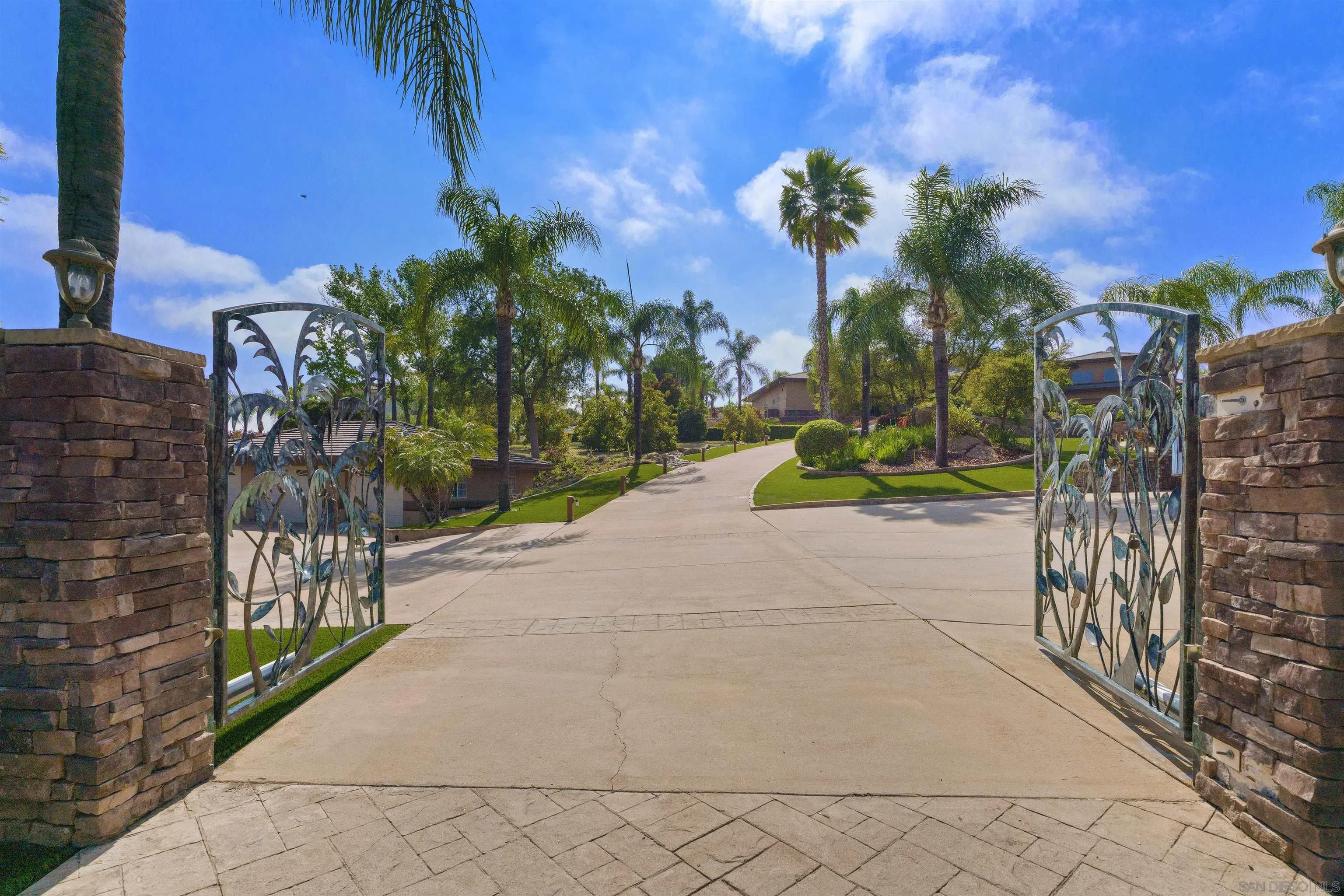 https://cdn.realtyfeed.com/cdn/127/250030592/4dec60998c951b72c4061e4ec4a2e9f0.webp