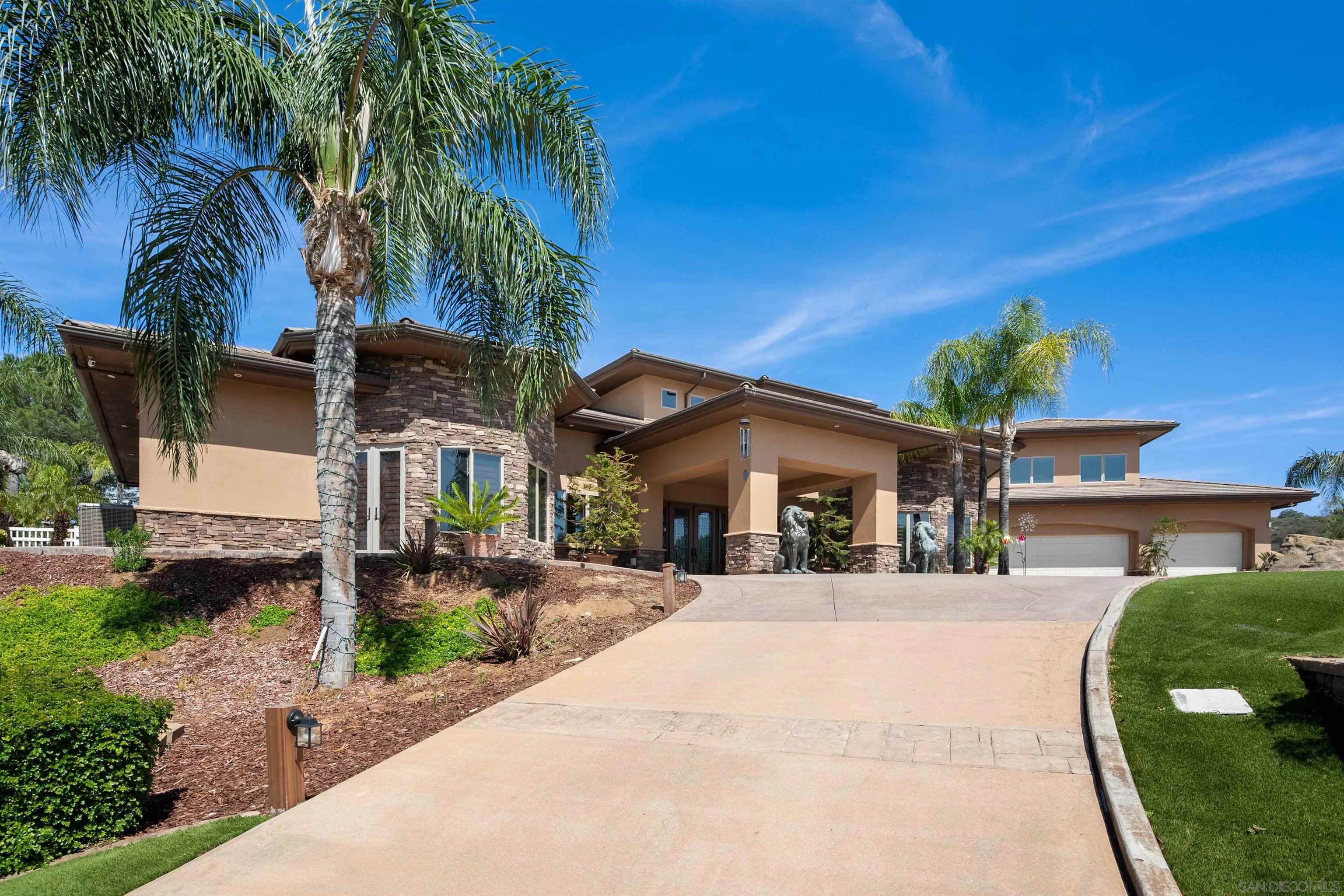 https://cdn.realtyfeed.com/cdn/127/250030592/74fe4a5476561fa6af37db8ebd3fce5b.webp