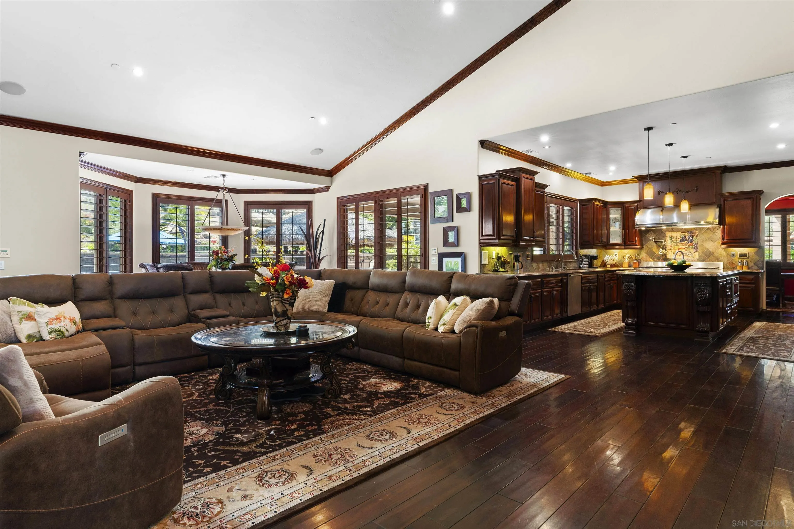 https://cdn.realtyfeed.com/cdn/127/250030592/a0ee9fef0a2493e77c32a0ce015ace50.webp
