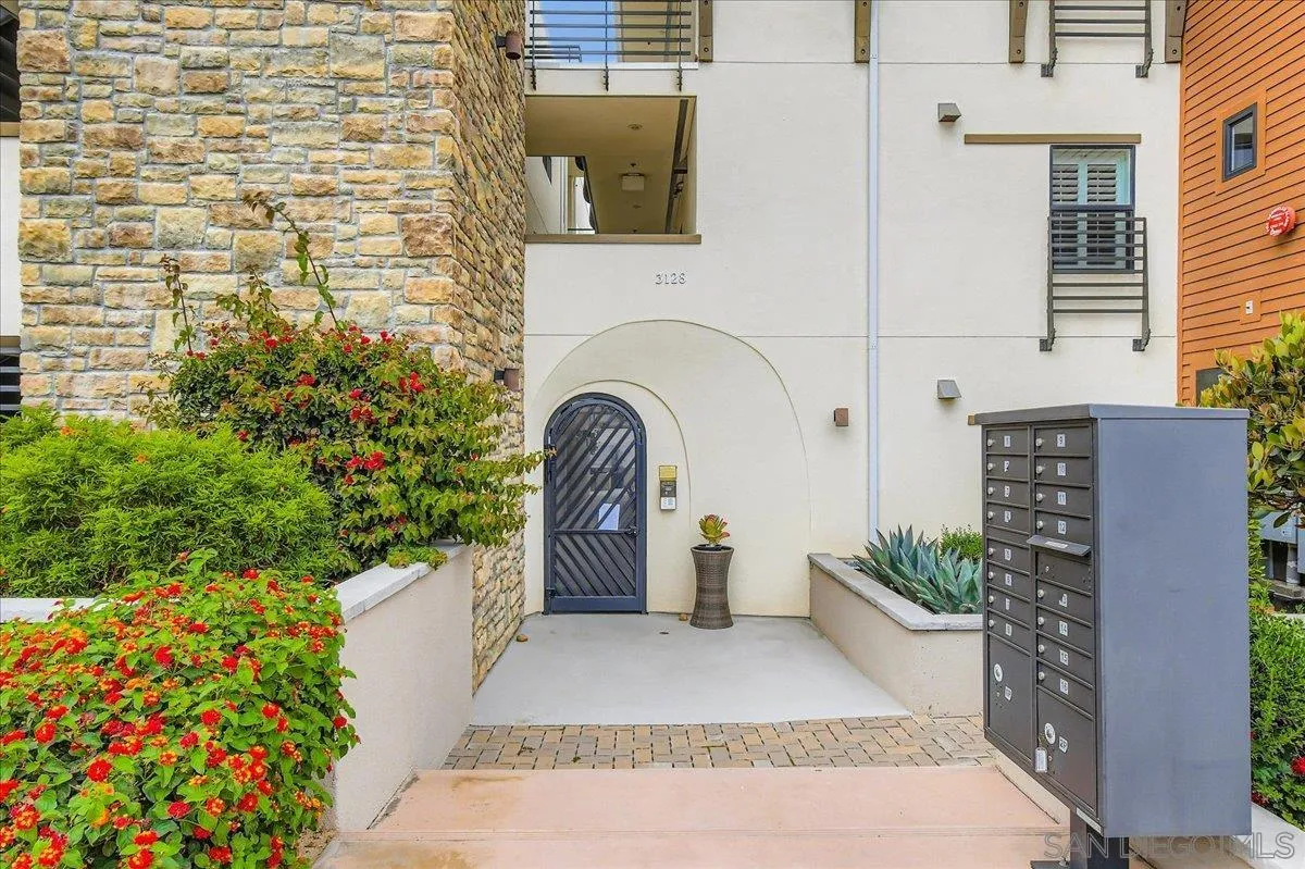 Photo #2: 250030600 Listing 