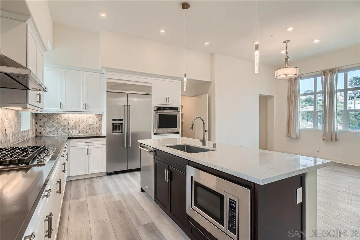 Photo #11: 250030600 Listing: Photo #11