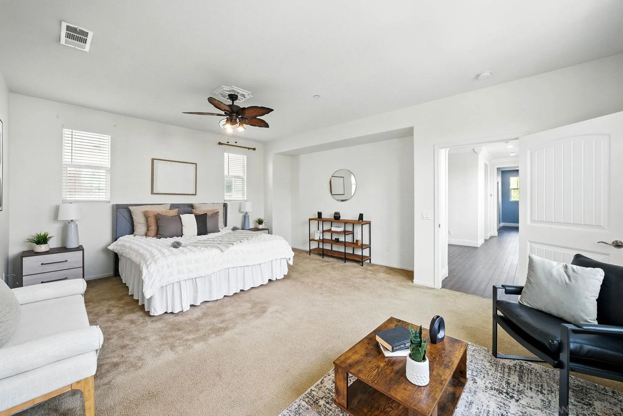 https://cdn.realtyfeed.com/cdn/127/250030606/1ca4af3e9a779bc25e04df9569f51823.webp