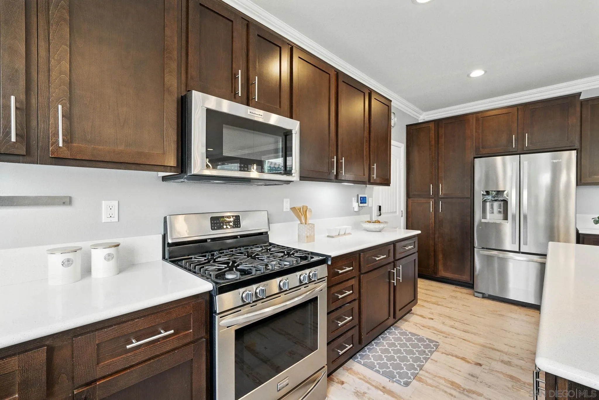https://cdn.realtyfeed.com/cdn/127/250030606/30a6889f9d8e10a6ee07503323f42e1b.webp