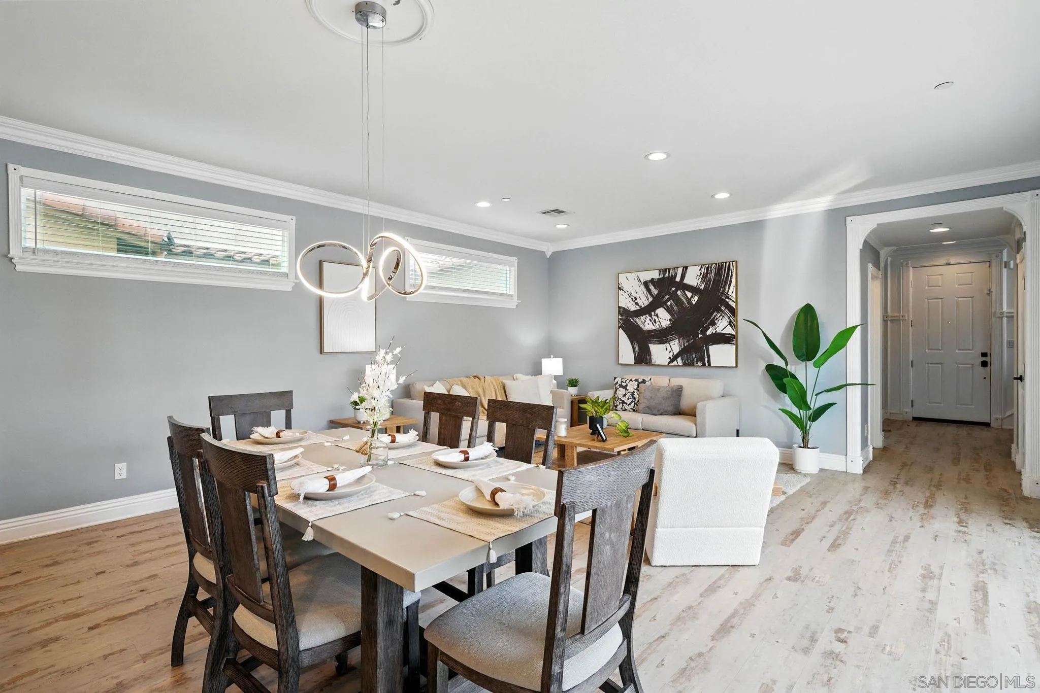 https://cdn.realtyfeed.com/cdn/127/250030606/32fb9d477d8bb660f14ea3e8b186070c.webp