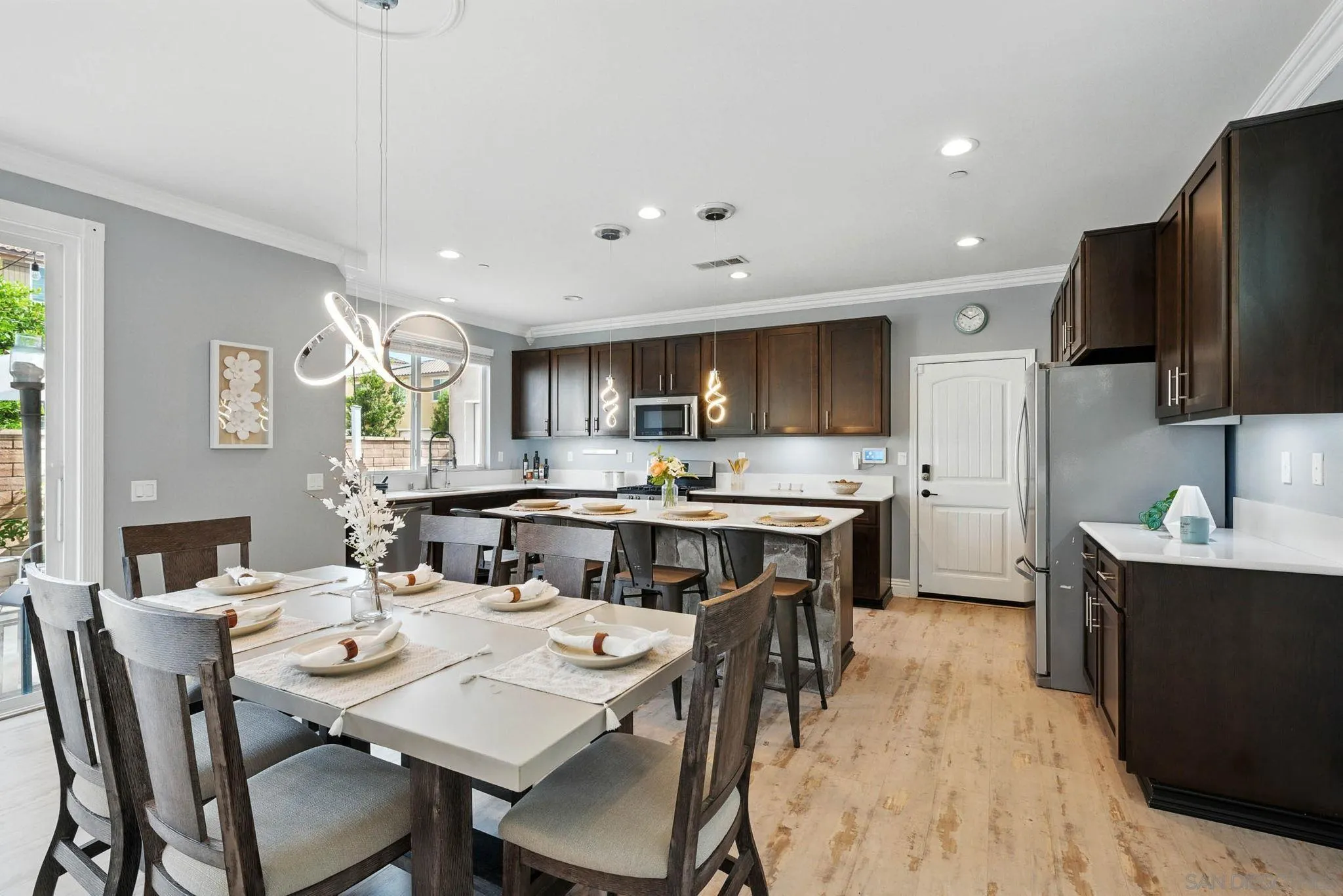 https://cdn.realtyfeed.com/cdn/127/250030606/366cfea34324d72e8da1b5b05e456a55.webp