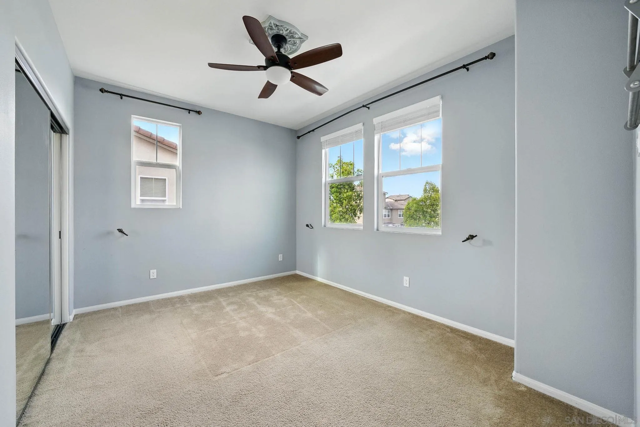 https://cdn.realtyfeed.com/cdn/127/250030606/47d910e67fd78ddc477bf657274f545d.webp
