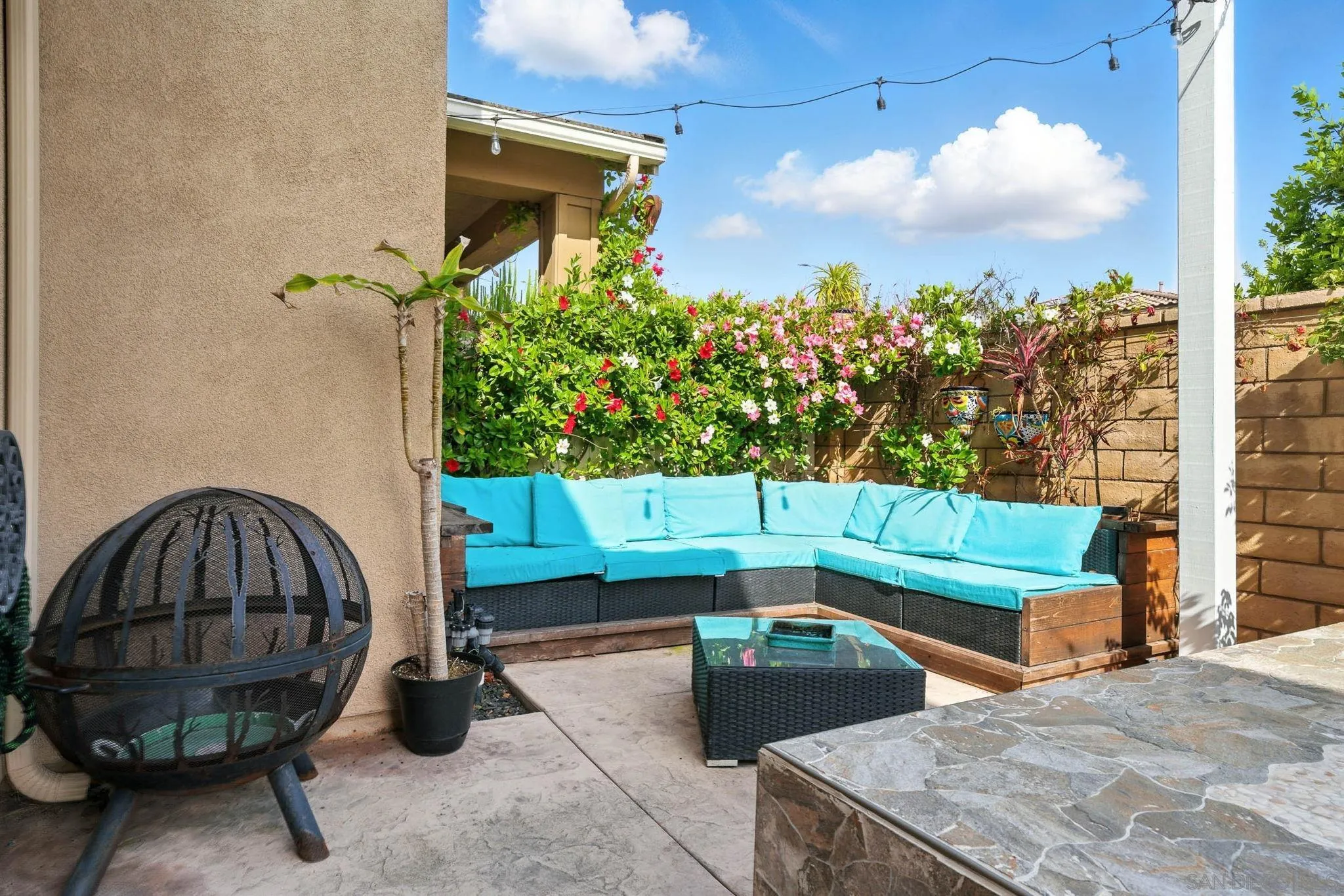 https://cdn.realtyfeed.com/cdn/127/250030606/5cc41109d60c4f04ed13aa00f765b052.webp