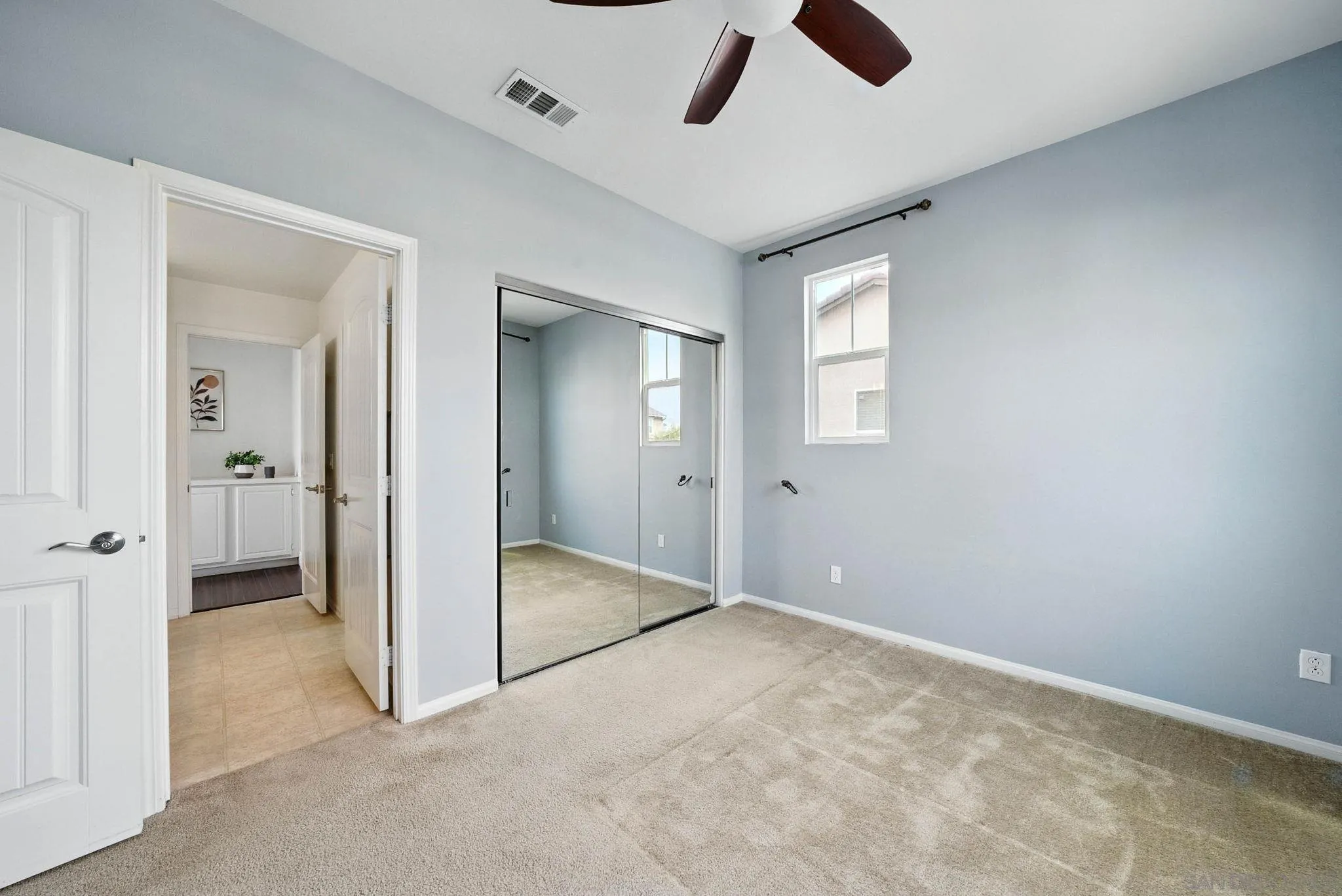 https://cdn.realtyfeed.com/cdn/127/250030606/5d183c964f4ca11c8184ddeed21191e3.webp