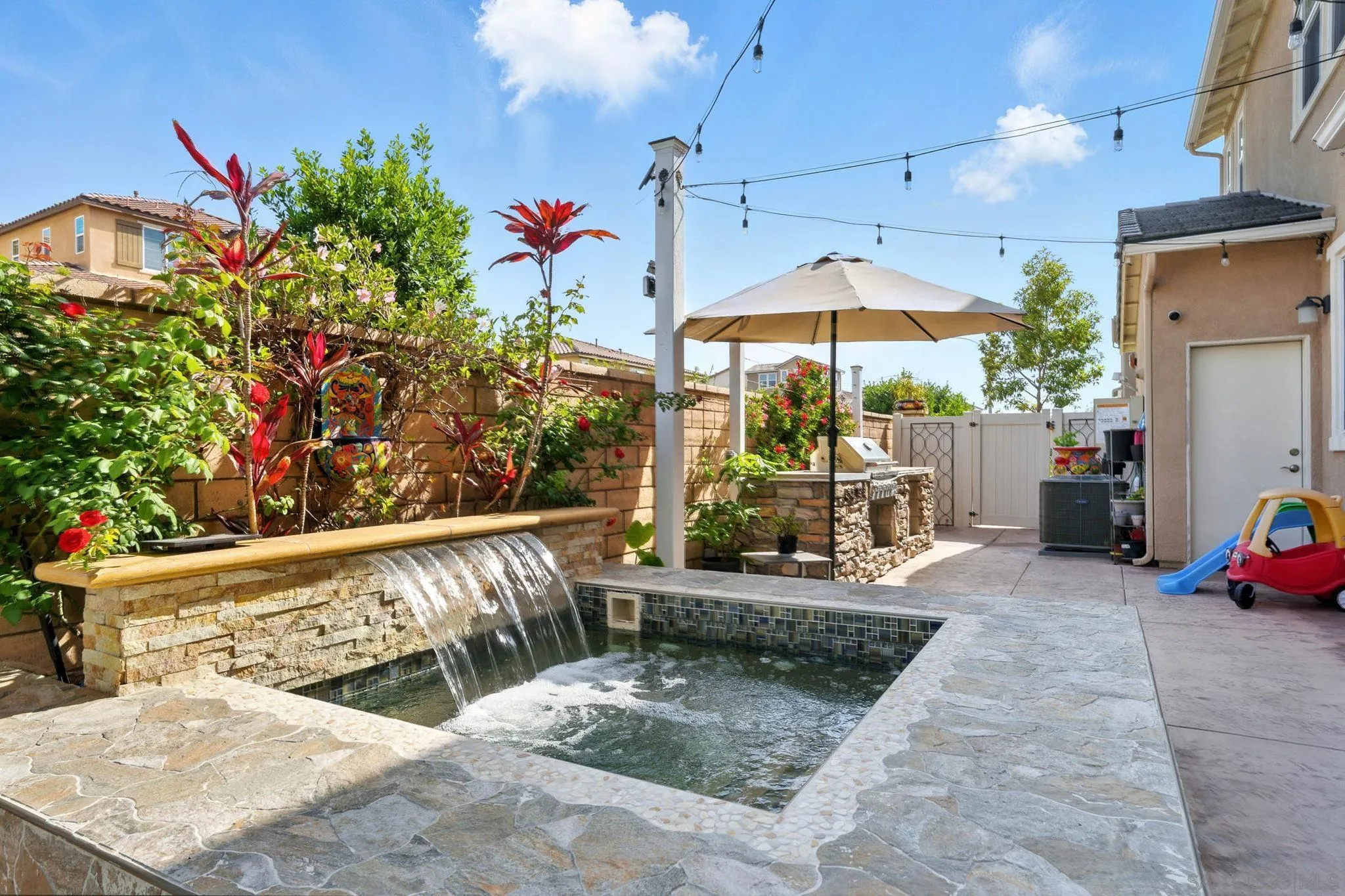 https://cdn.realtyfeed.com/cdn/127/250030606/a21c2451d25185cde461c01d0dee12a9.webp