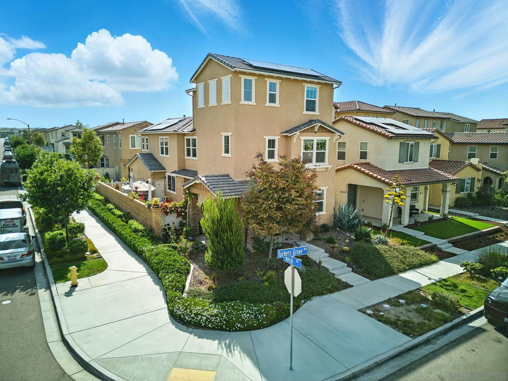 https://cdn.realtyfeed.com/cdn/127/250030606/bb33c5d11464727590f688fc582edea1.webp