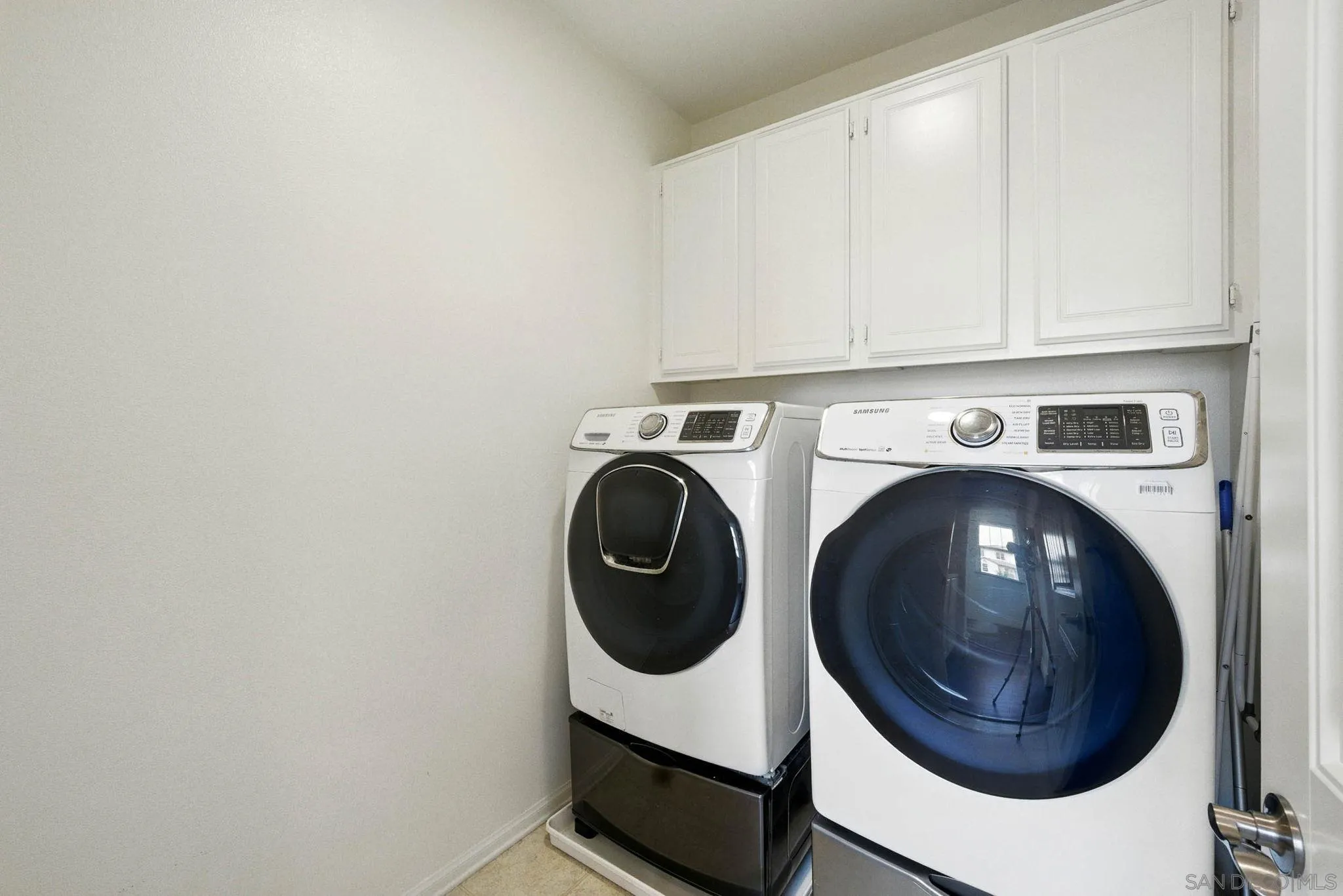 https://cdn.realtyfeed.com/cdn/127/250030606/ca73831d72a07aaf93ee4068732d768d.webp