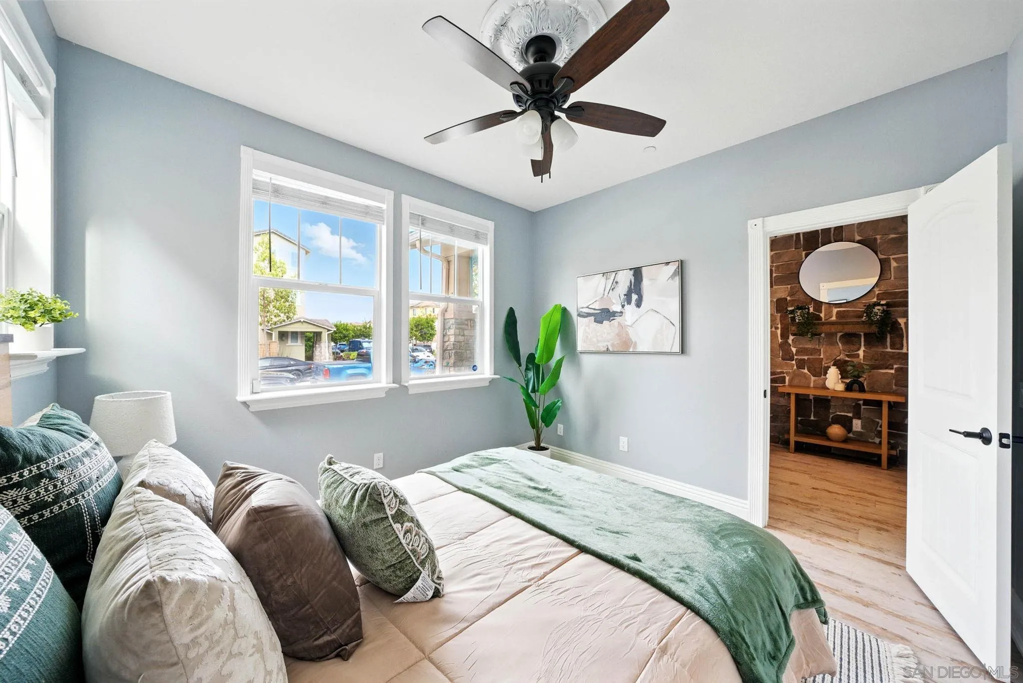 https://cdn.realtyfeed.com/cdn/127/250030606/d973161e342b0d78b82a743ffa65ed38.webp