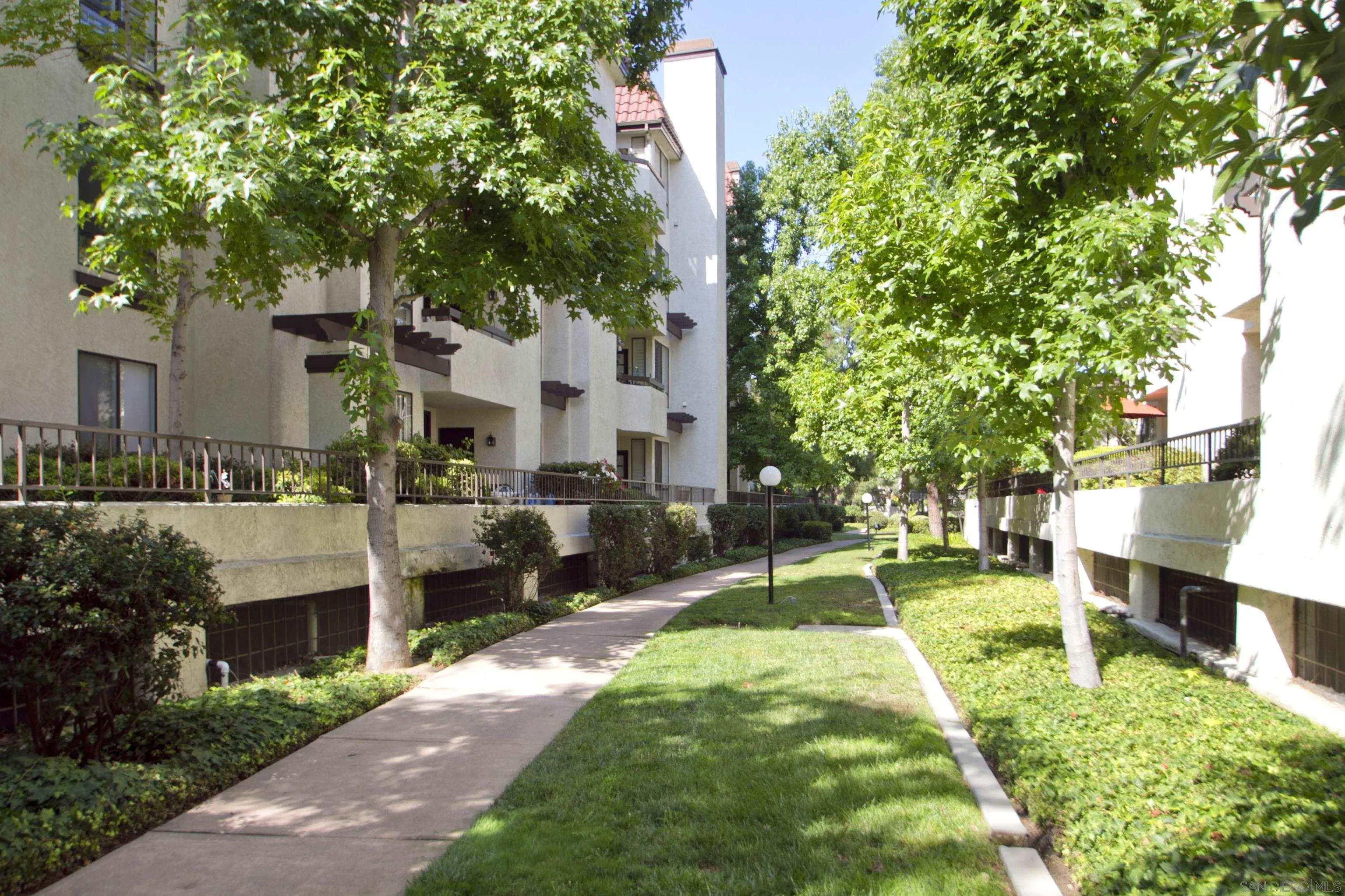 https://cdn.realtyfeed.com/cdn/127/250030616/cef1ecff73506ccb4ce00c52c8d611f0.webp